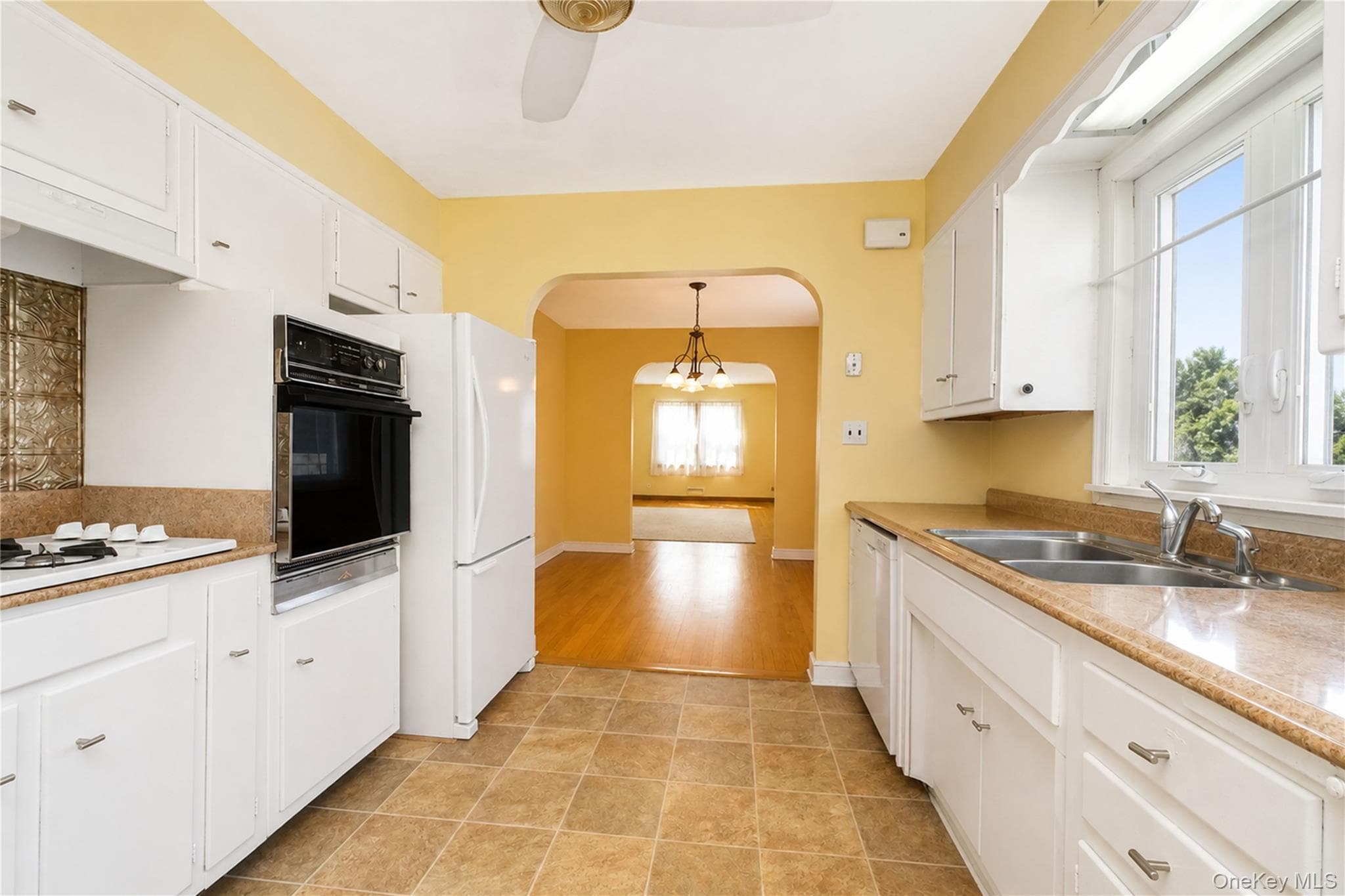 3895 Amboy Road thumbnail 11