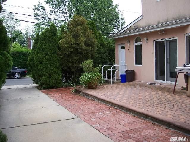 48 Orchard Beach Boulevard thumbnail 2