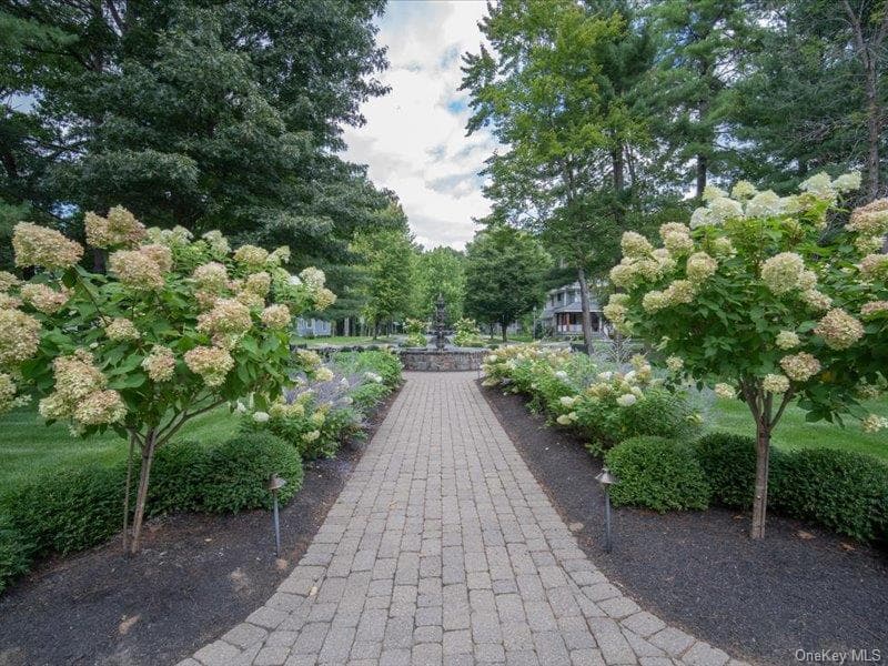 31 Oak Riidge Boulevard thumbnail 47