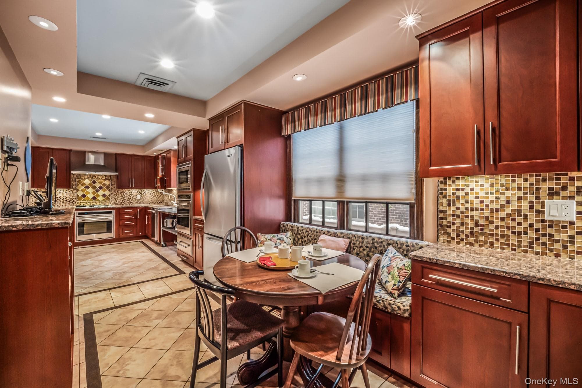 31 Puritan Avenue thumbnail 15
