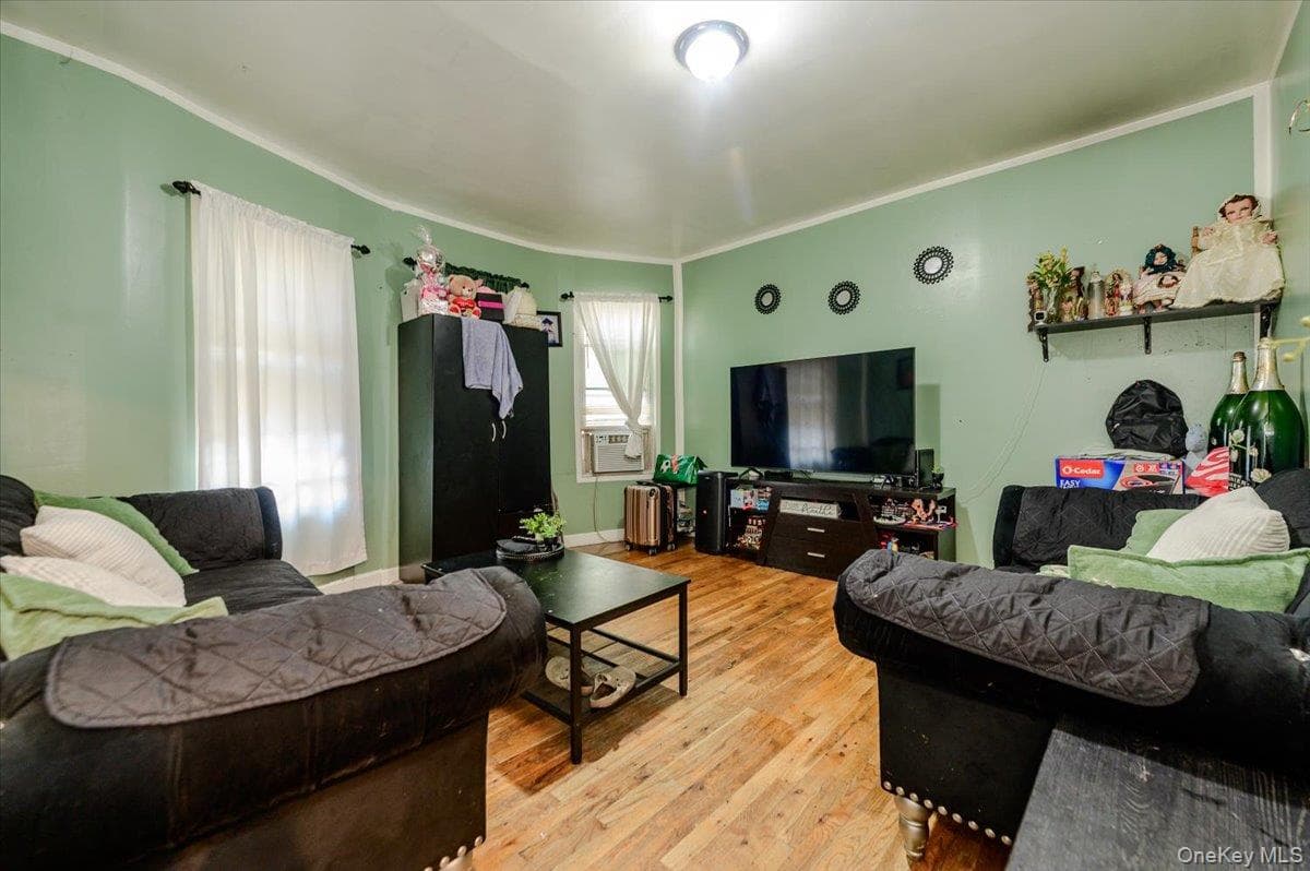 719 Van Nest Avenue thumbnail 4