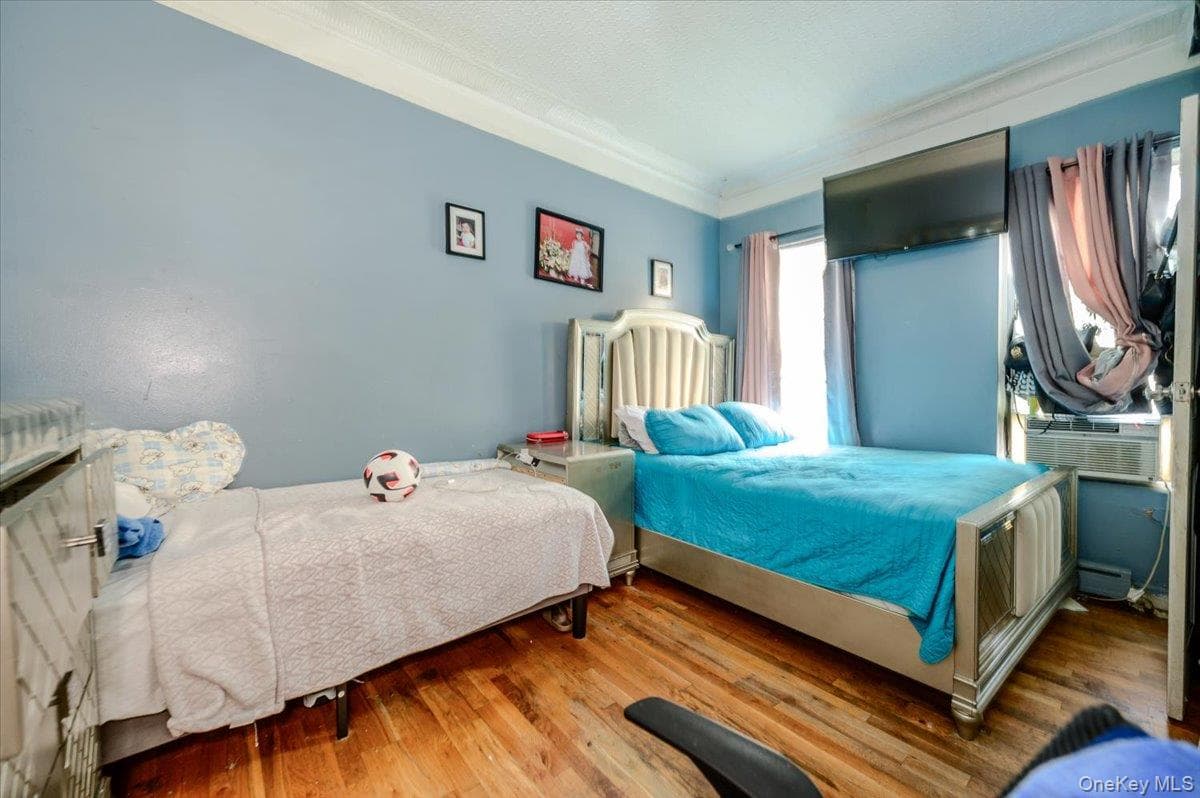 719 Van Nest Avenue thumbnail 9