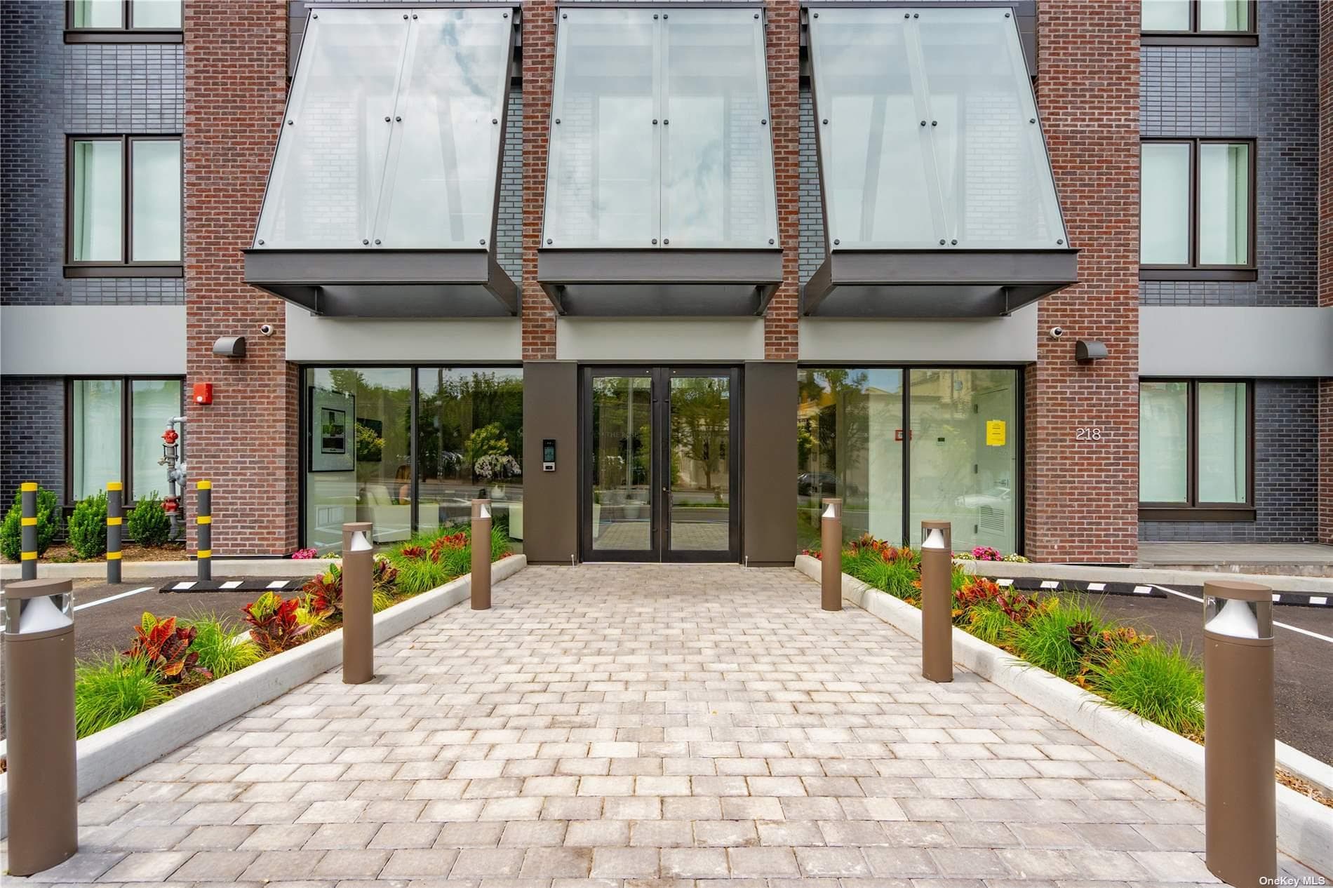 218 Middle Neck Road Unit: 108 thumbnail 12