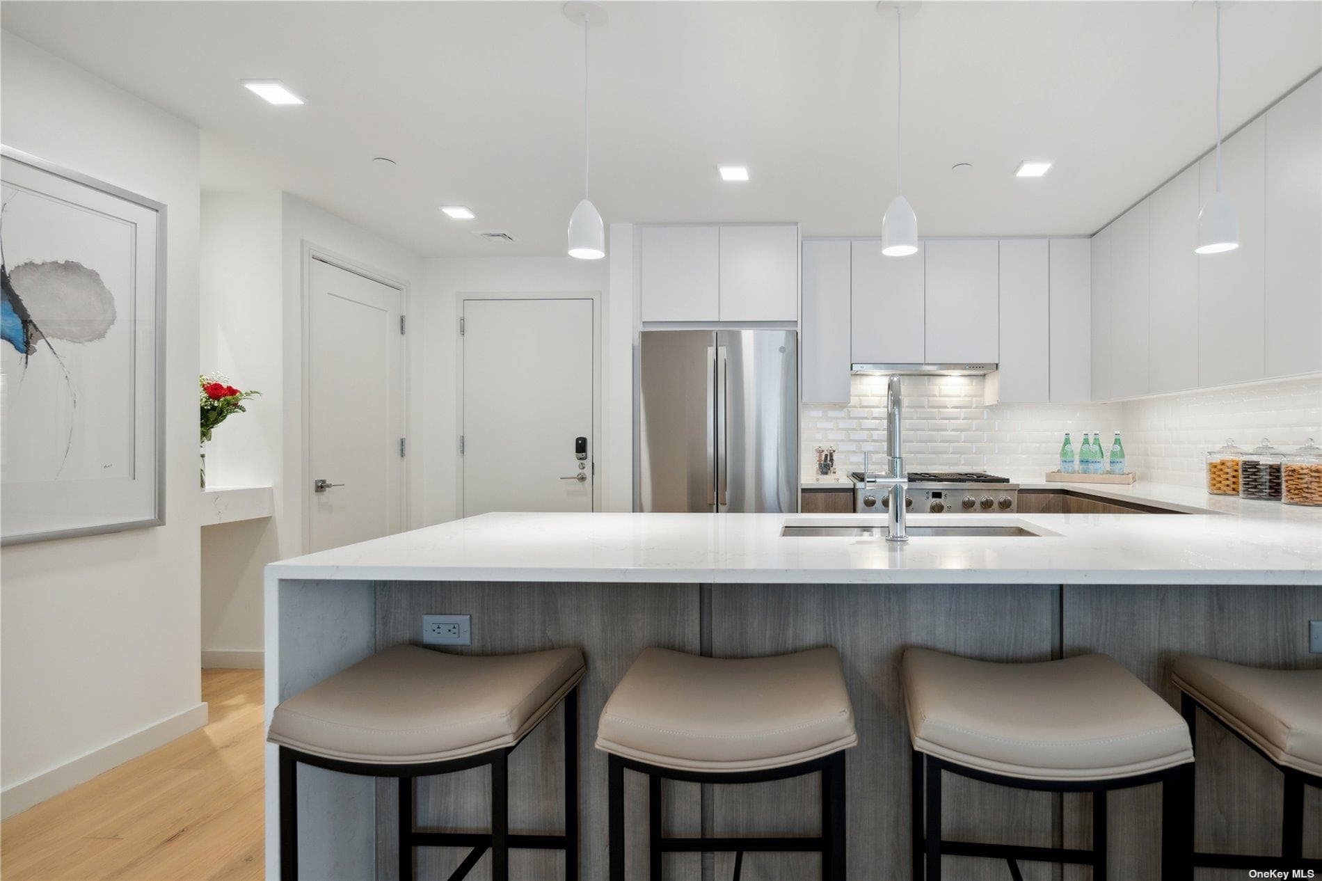 218 Middle Neck Road Unit: 108 thumbnail 6