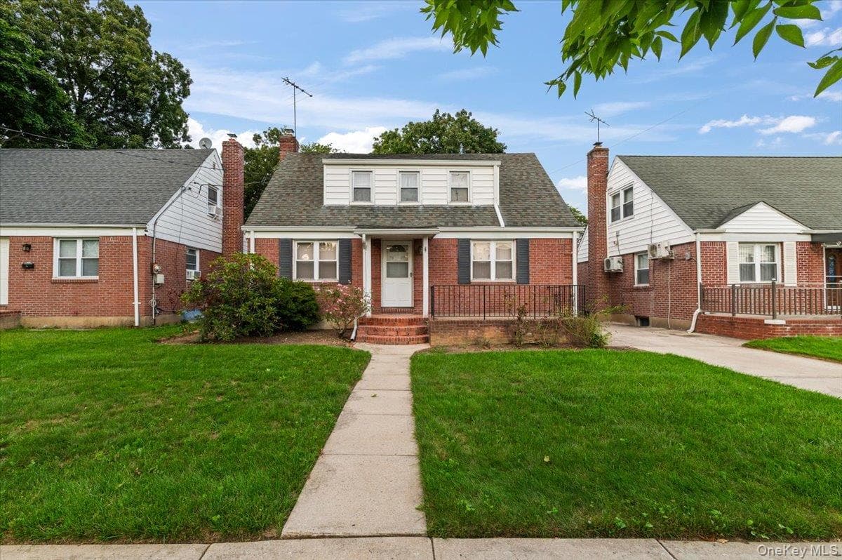 7607 Hewlett Street, New Hyde Park