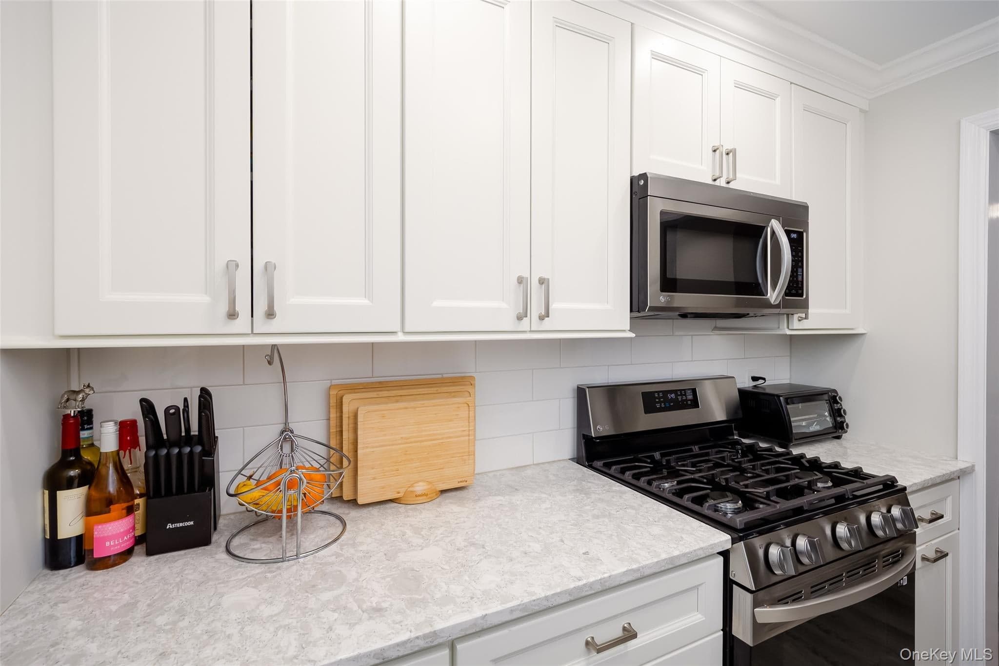 200 Merrick Road Unit: F thumbnail 17