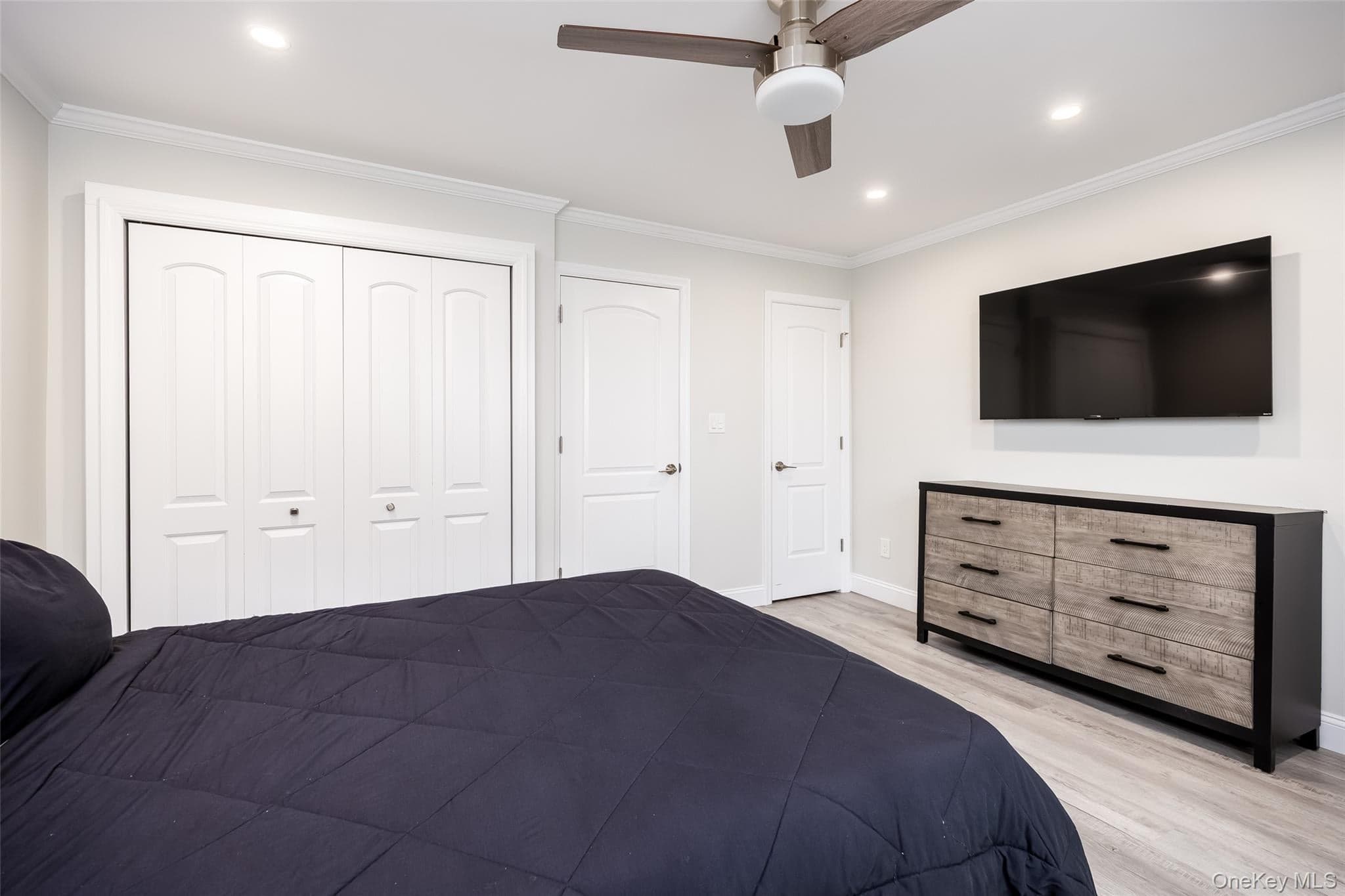 200 Merrick Road Unit: F thumbnail 27