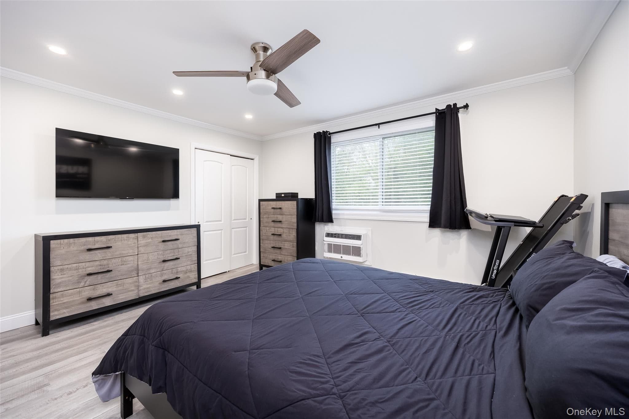 200 Merrick Road Unit: F thumbnail 26