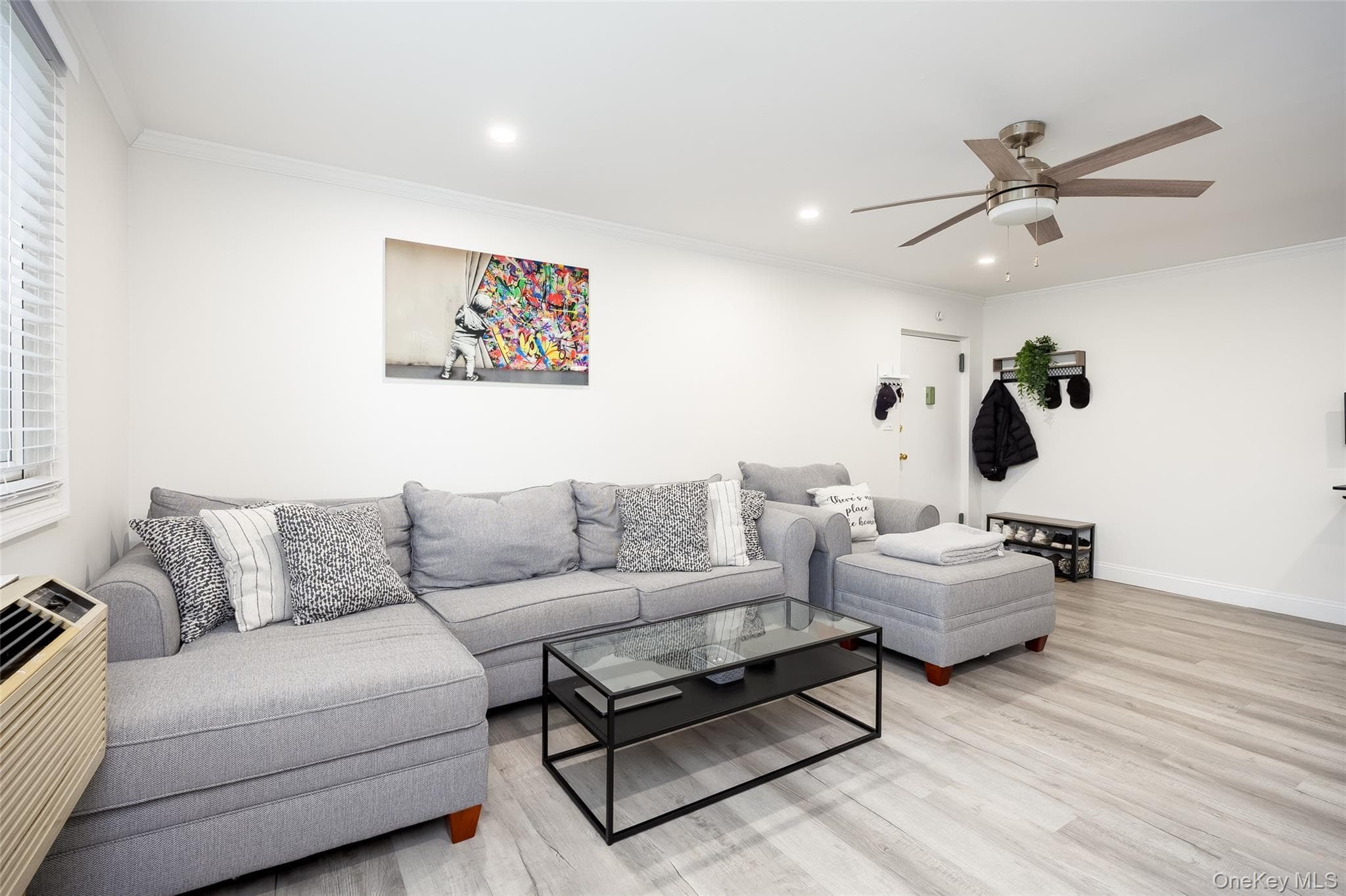 200 Merrick Road Unit: F thumbnail 8