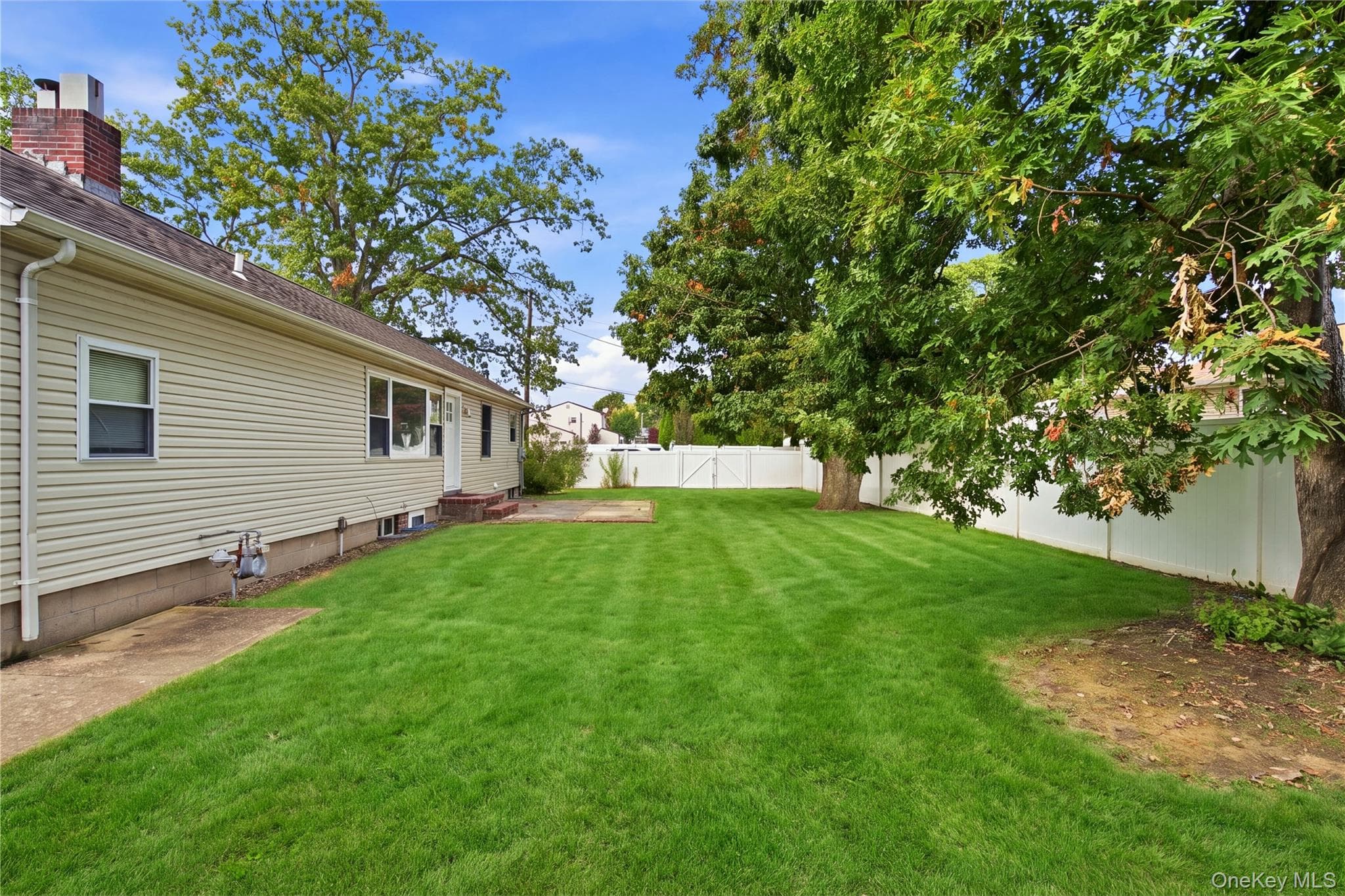 2131 Deer Park Avenue thumbnail 4