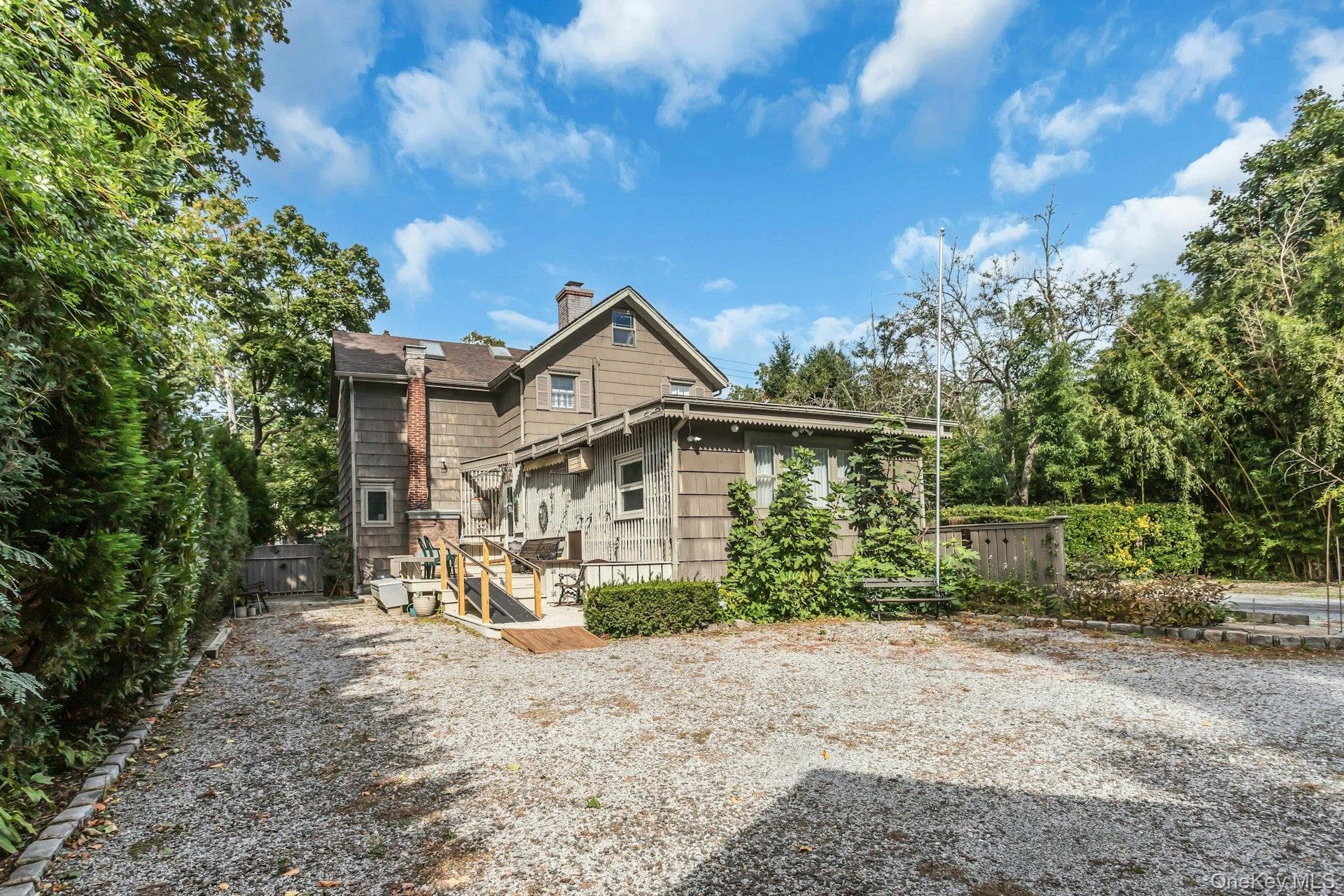 126 Harbor Hill Road thumbnail 23