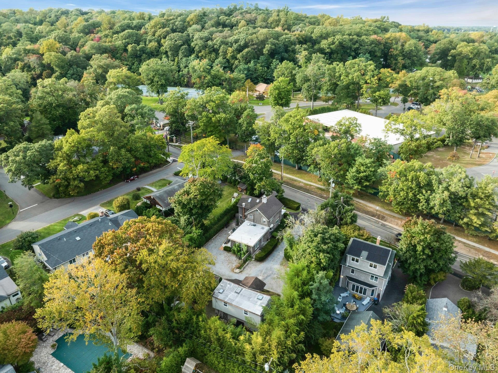 126 Harbor Hill Road thumbnail 32