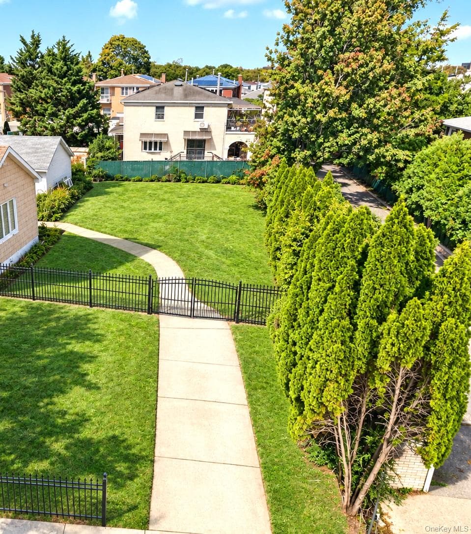 146-43 Bayside Avenue thumbnail 2