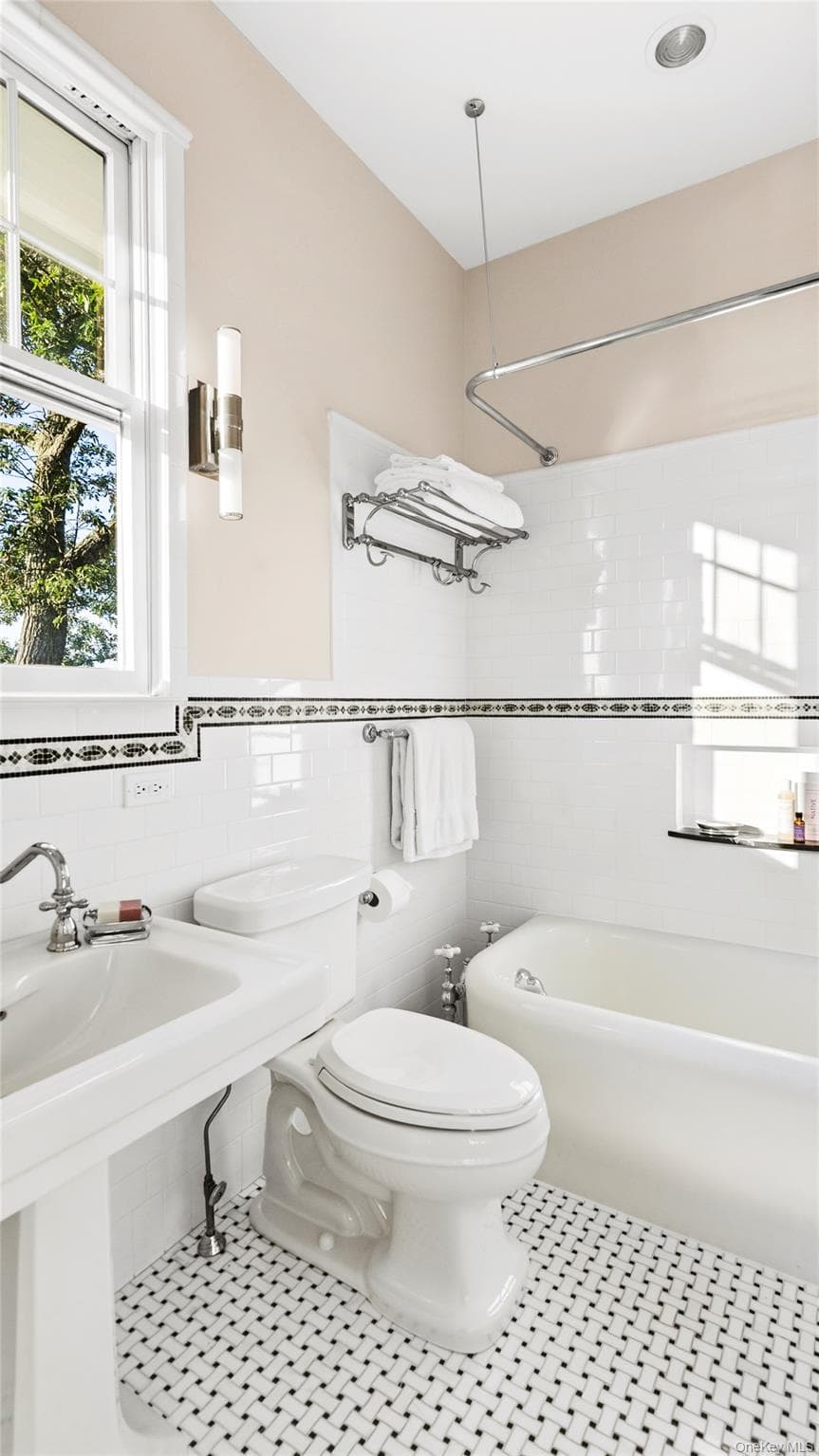 11 Arbutus Lane thumbnail 15