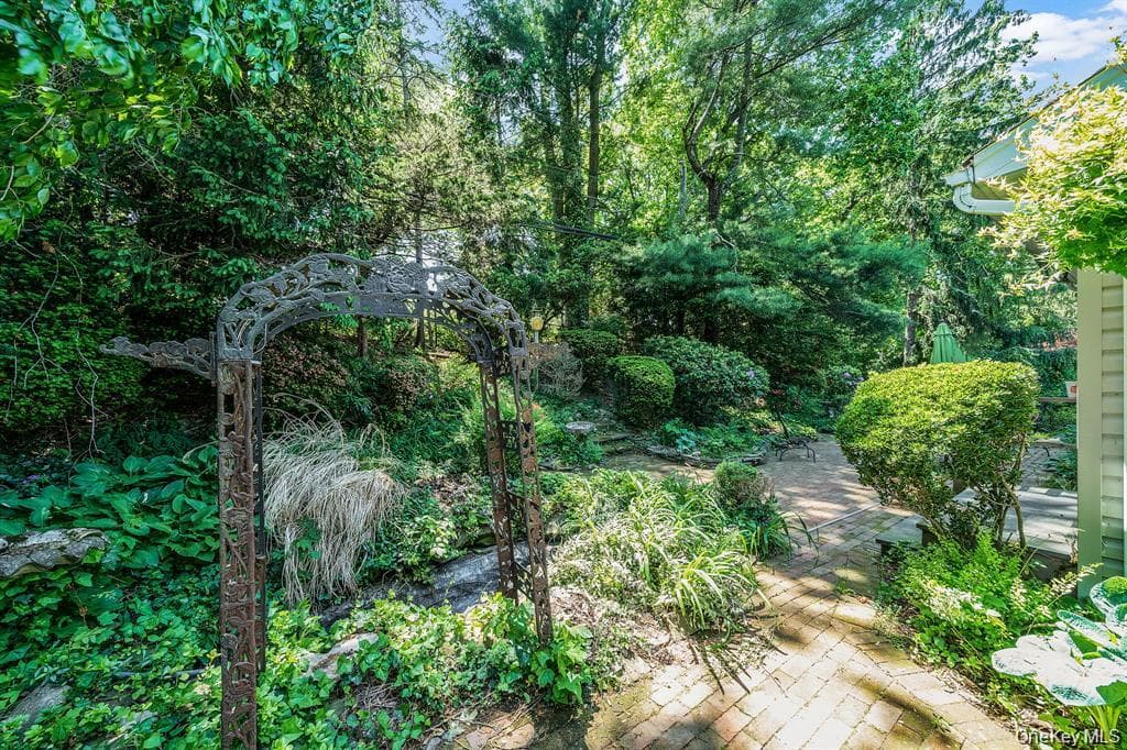34 Gristmill Lane thumbnail 22