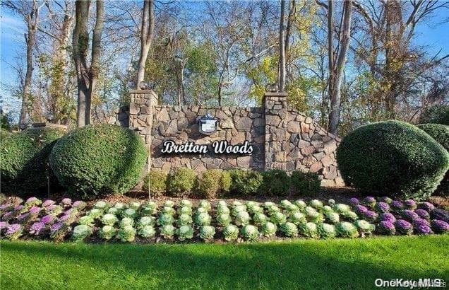 810 Woodland Court thumbnail 2
