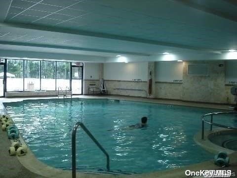 810 Woodland Court thumbnail 23