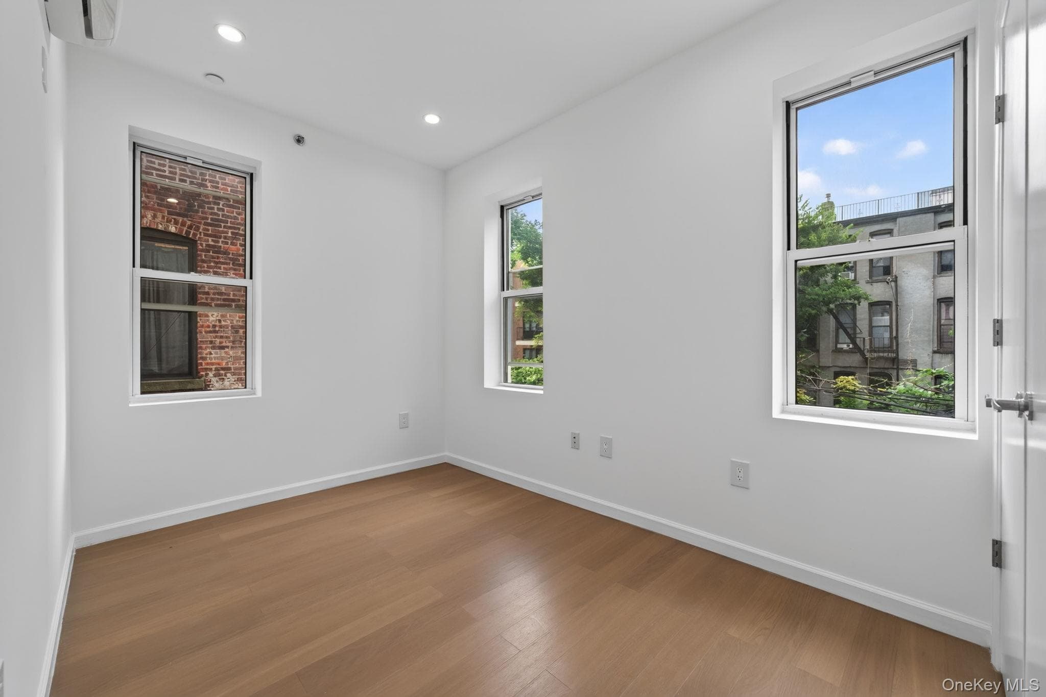 663 Macdonough Street thumbnail 16