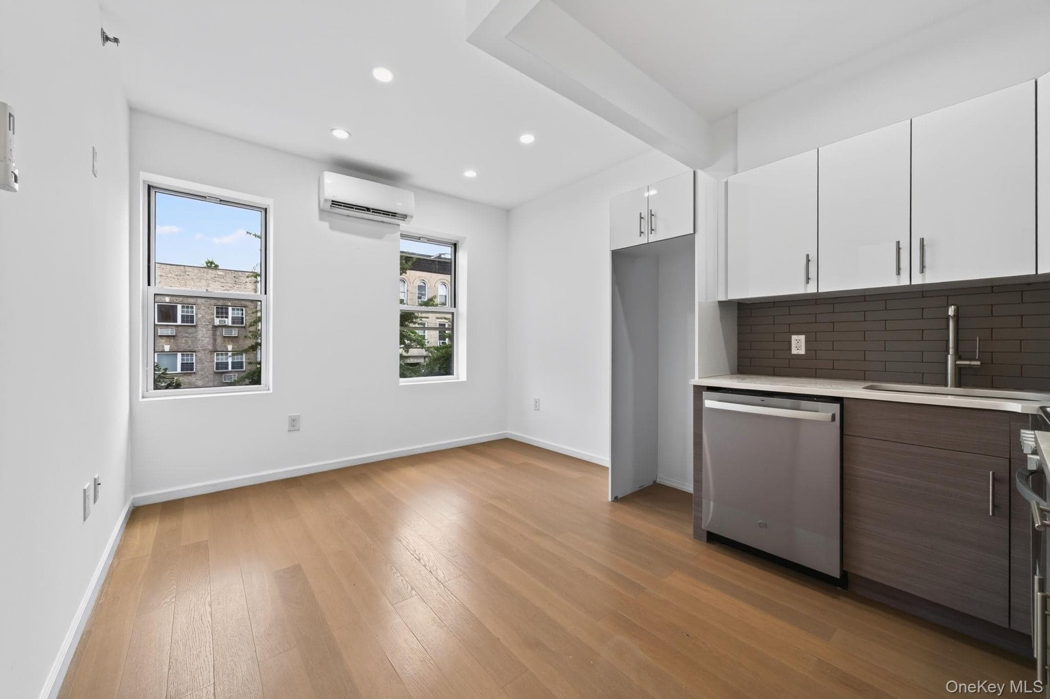 663 Macdonough Street thumbnail 9