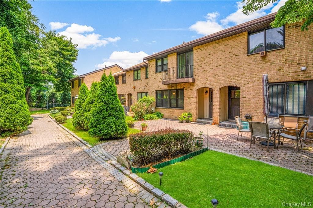 11 Jackson Avenue Unit: 27, Scarsdale