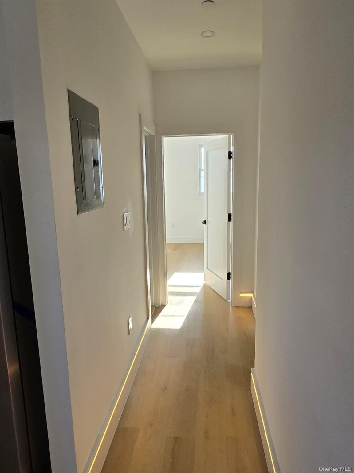 445 Beach 45th Street thumbnail 18
