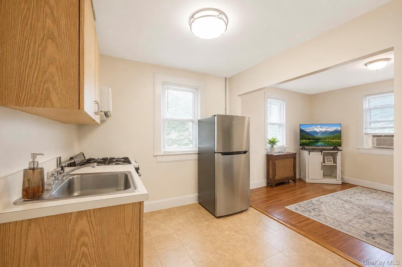 139 N 11th Street thumbnail 25