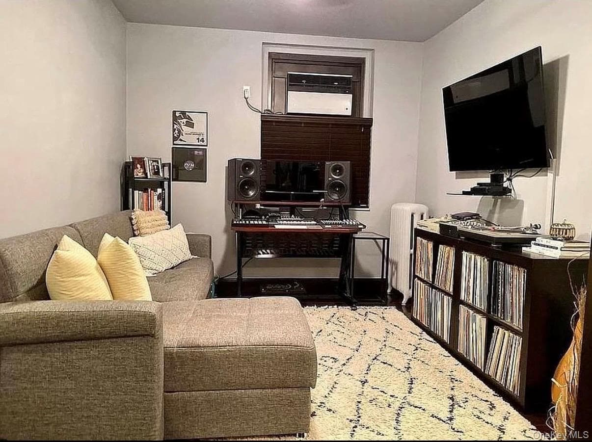 21-06 35th Street Unit: 1B thumbnail 2