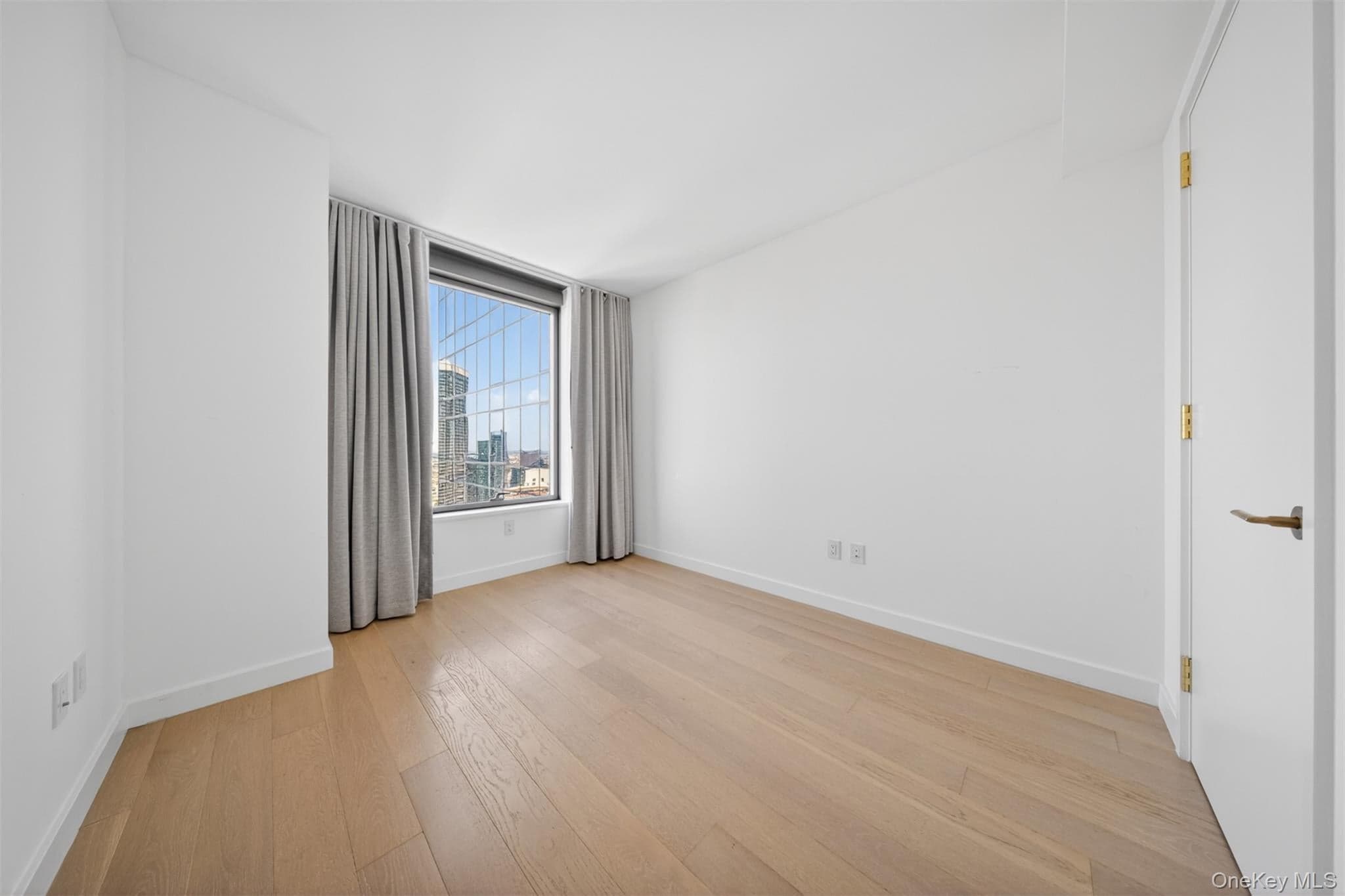 3 Court Square Unit: 5005 thumbnail 11