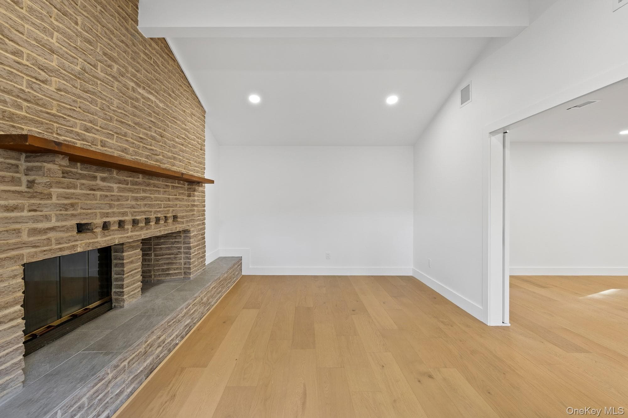 35 Winside Lane thumbnail 18