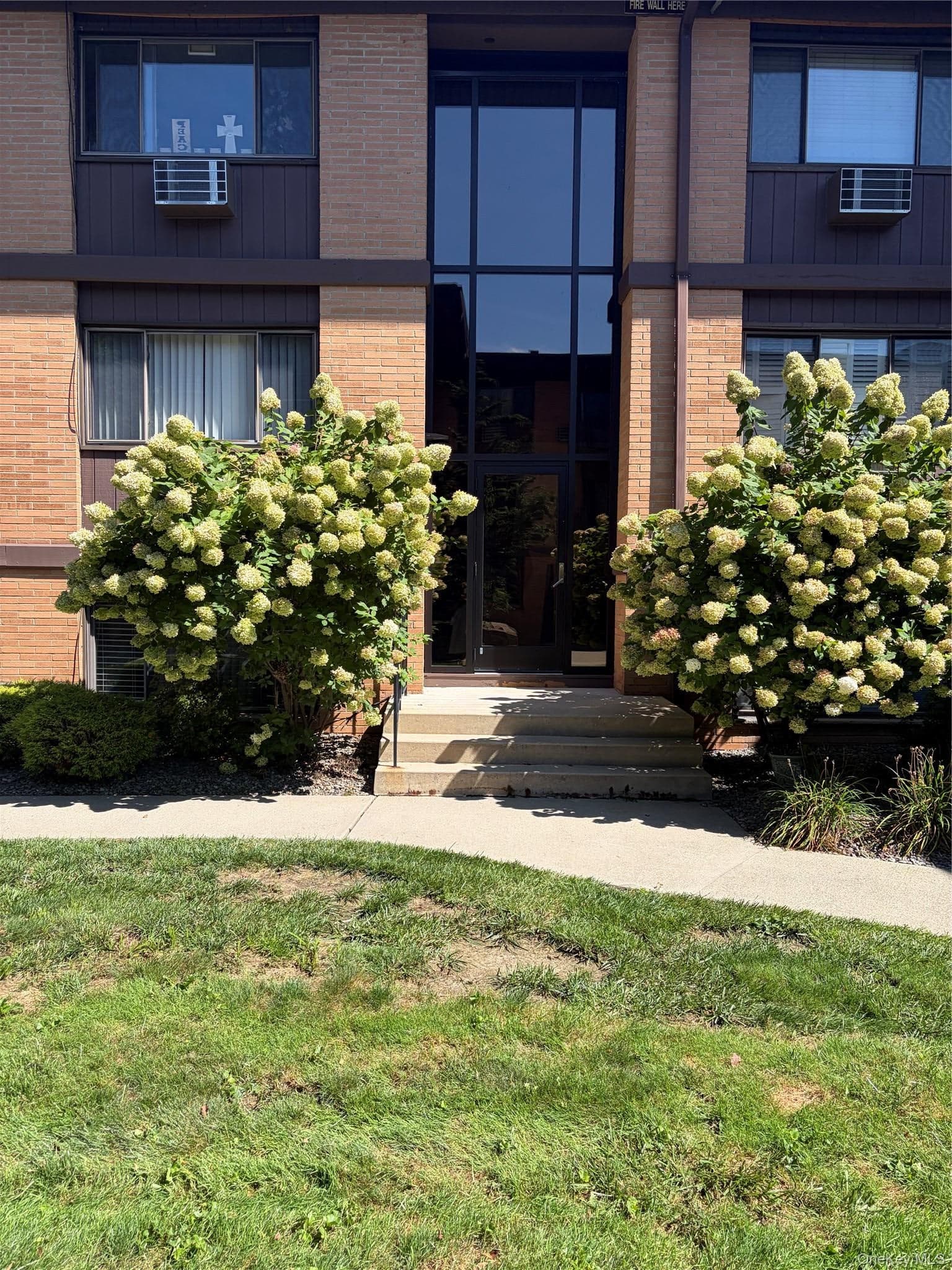10 Oakwood Terrace Unit: 115, New Windsor