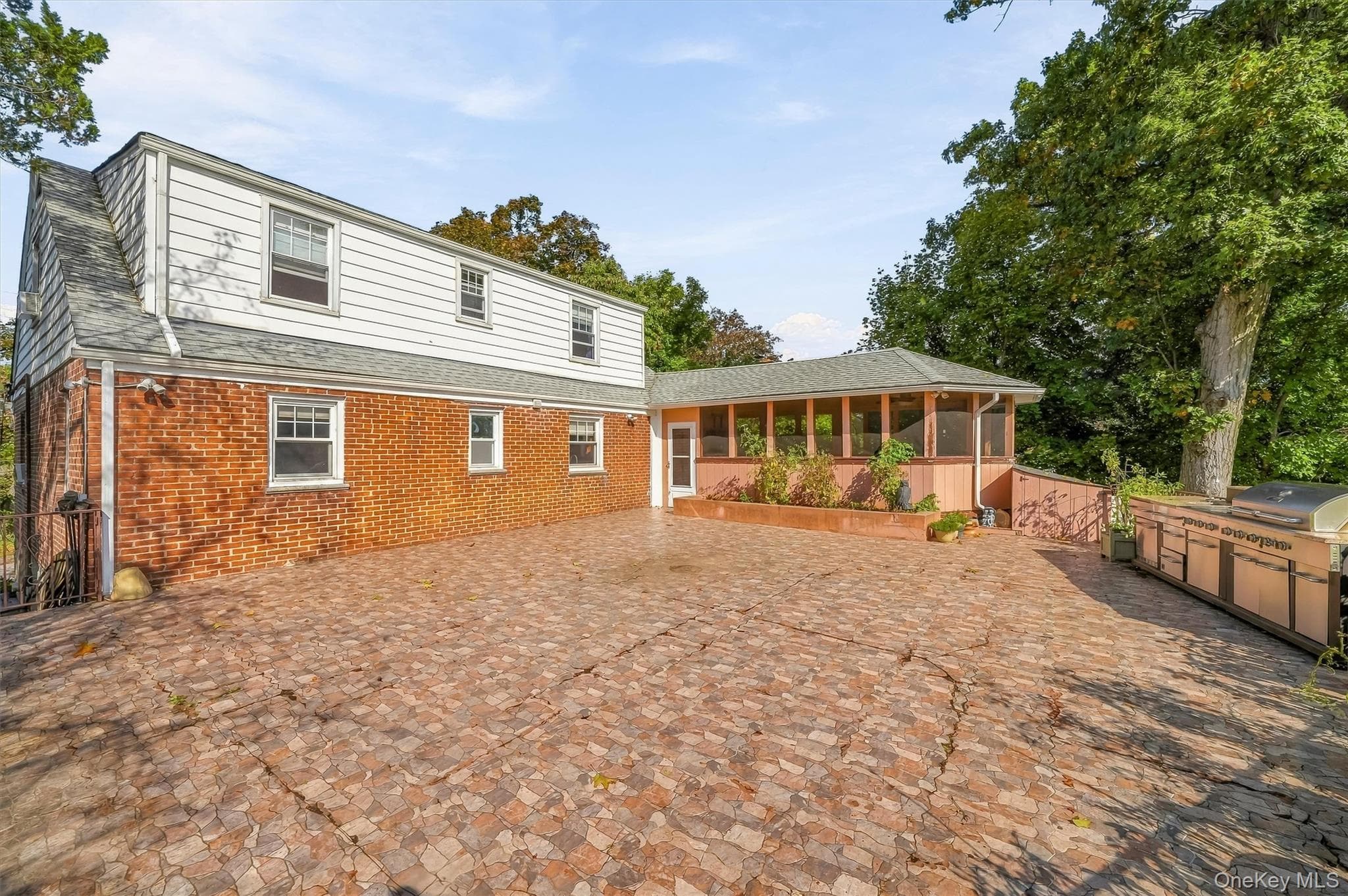 26 Custer Avenue thumbnail 43