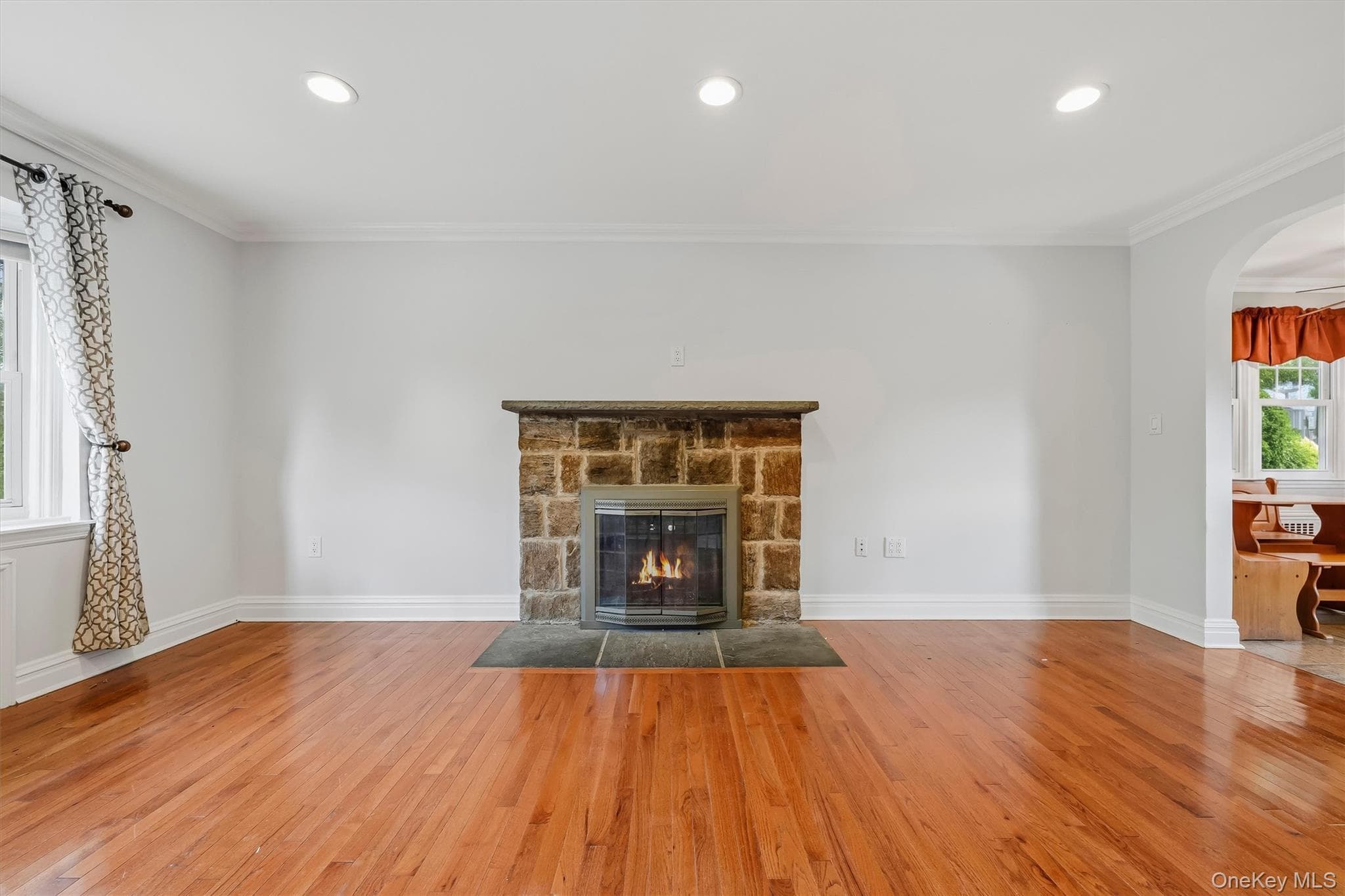 26 Custer Avenue thumbnail 6