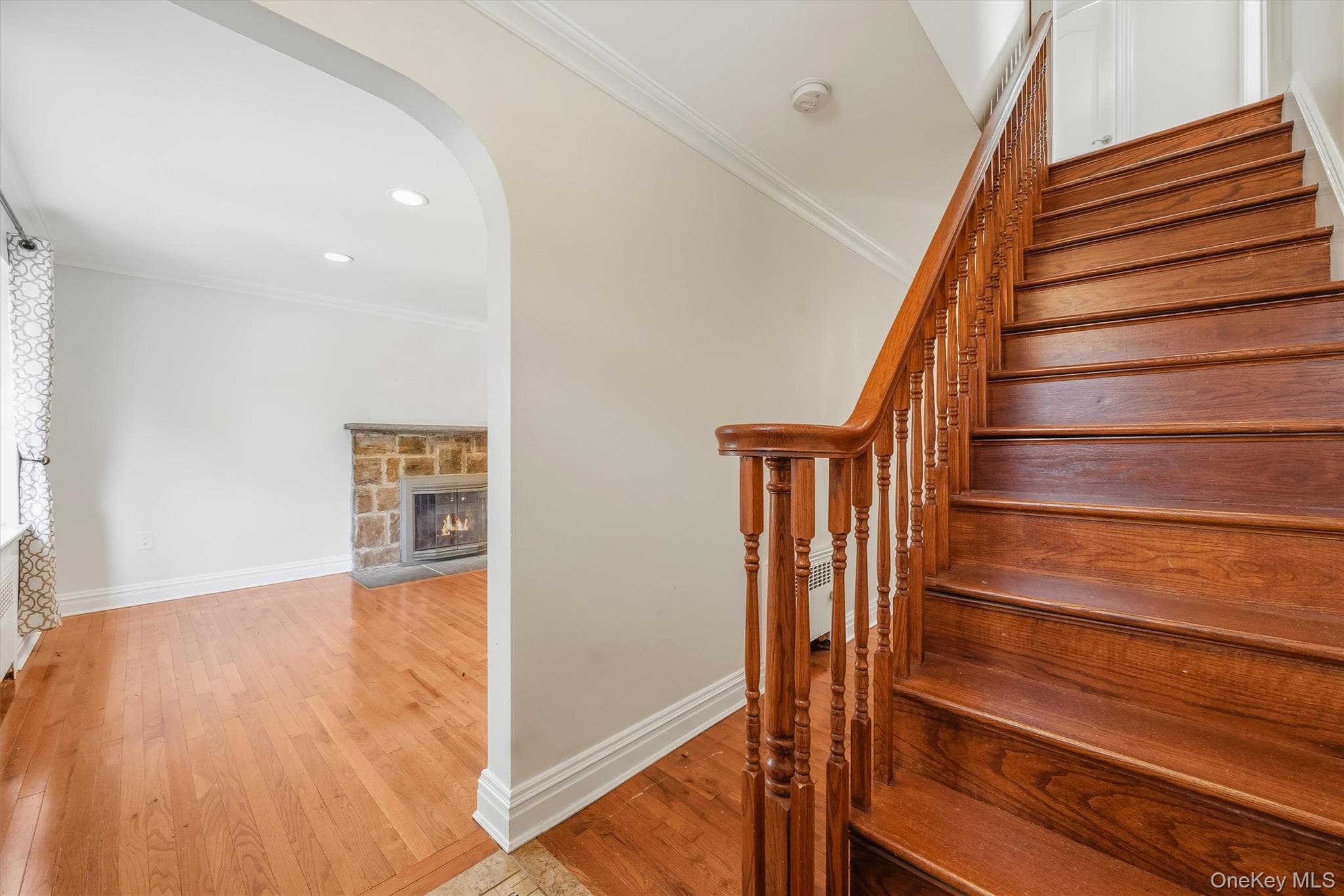 26 Custer Avenue thumbnail 2