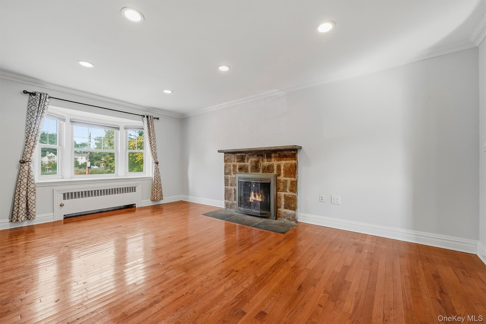 26 Custer Avenue thumbnail 7
