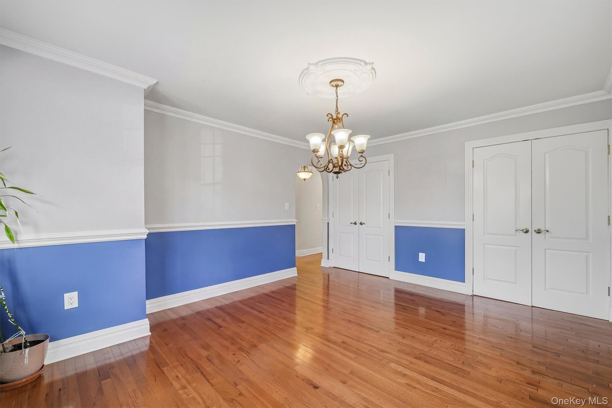 26 Custer Avenue thumbnail 18