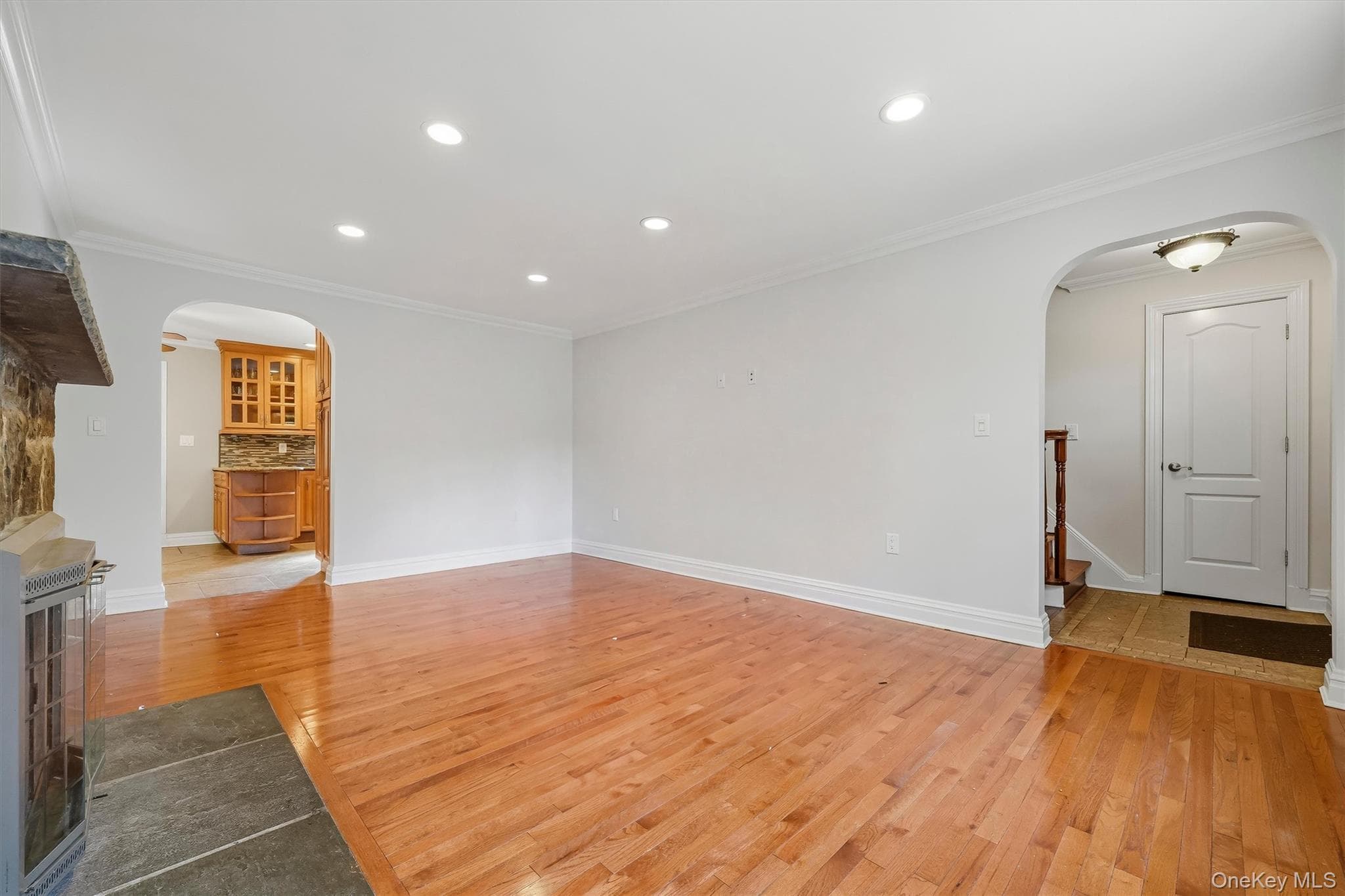 26 Custer Avenue thumbnail 5