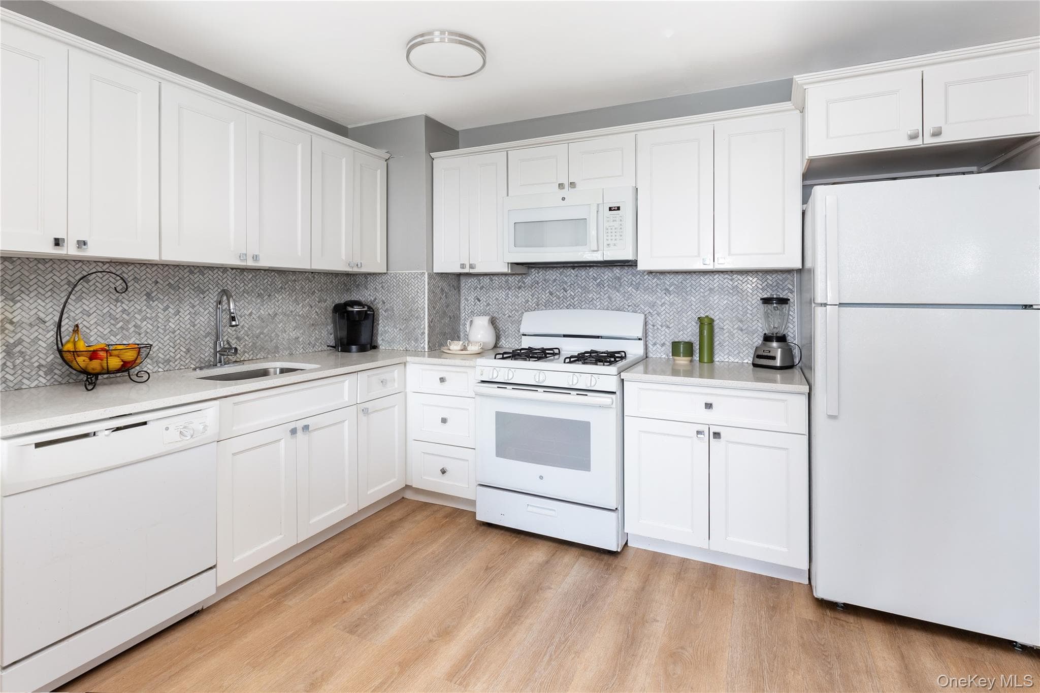 5800 Arlington Avenue Unit: 16N thumbnail 3
