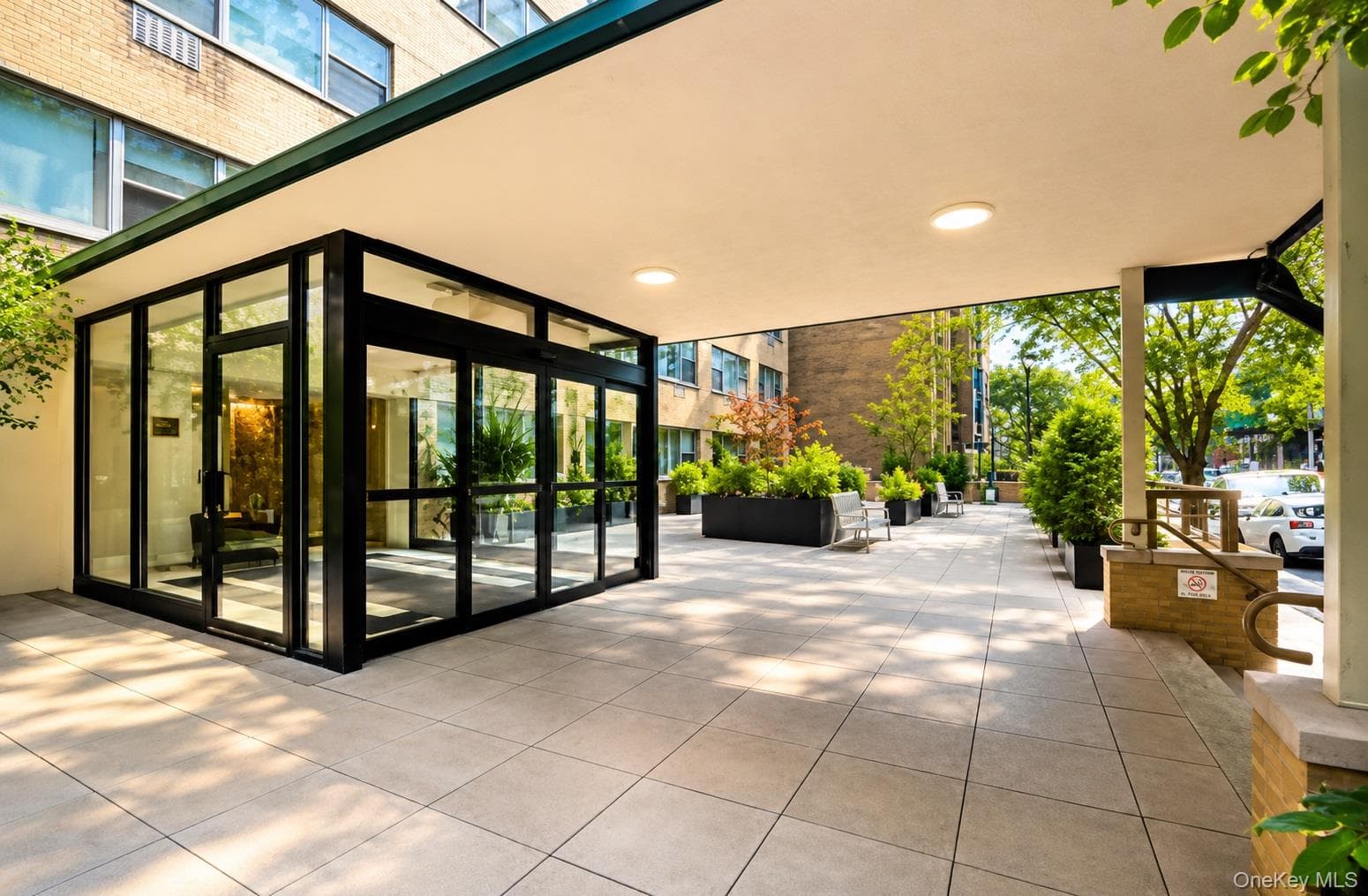 333 E 46th Street Unit: 10E thumbnail 3