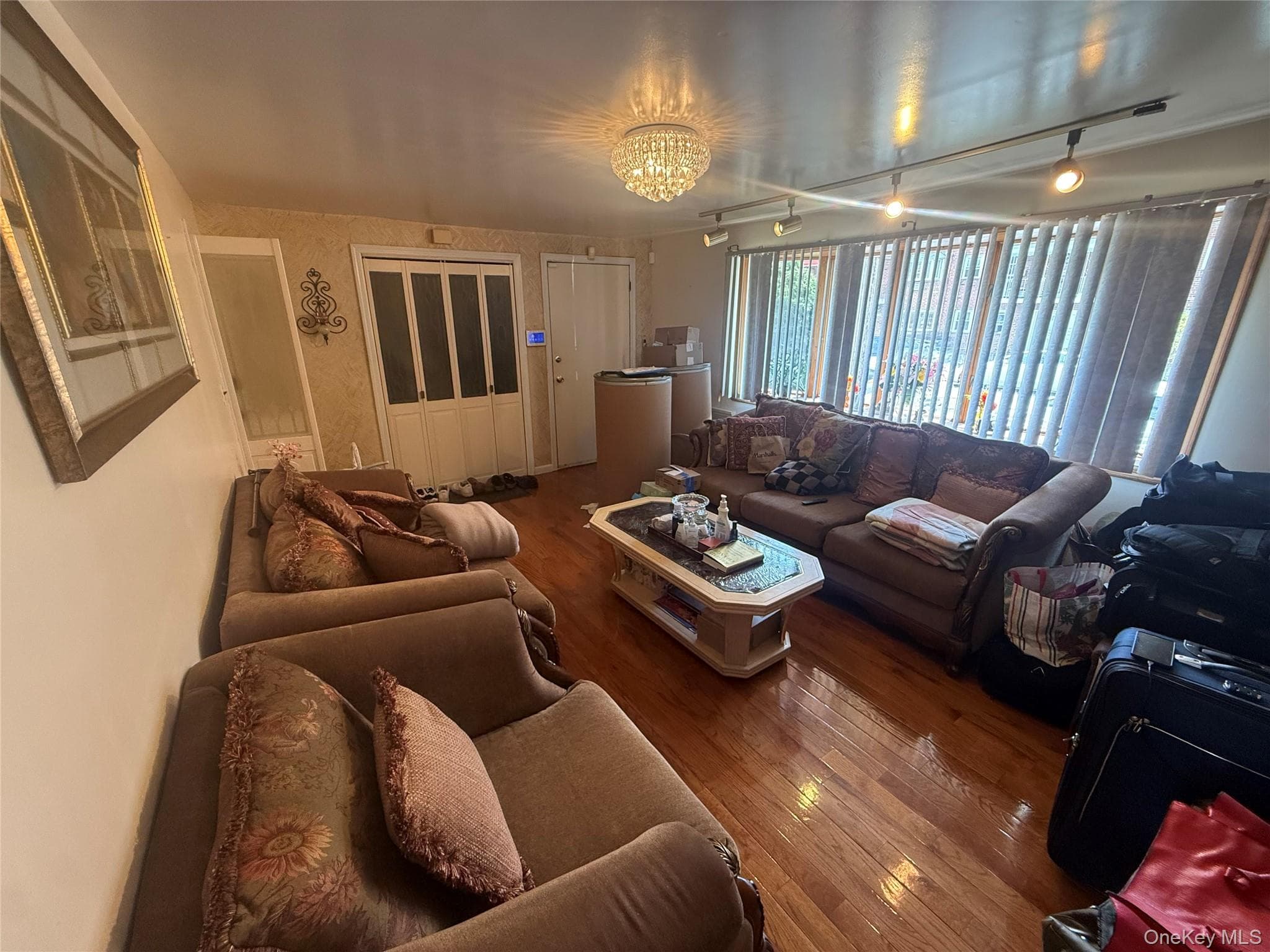 649 E 86th Street thumbnail 11