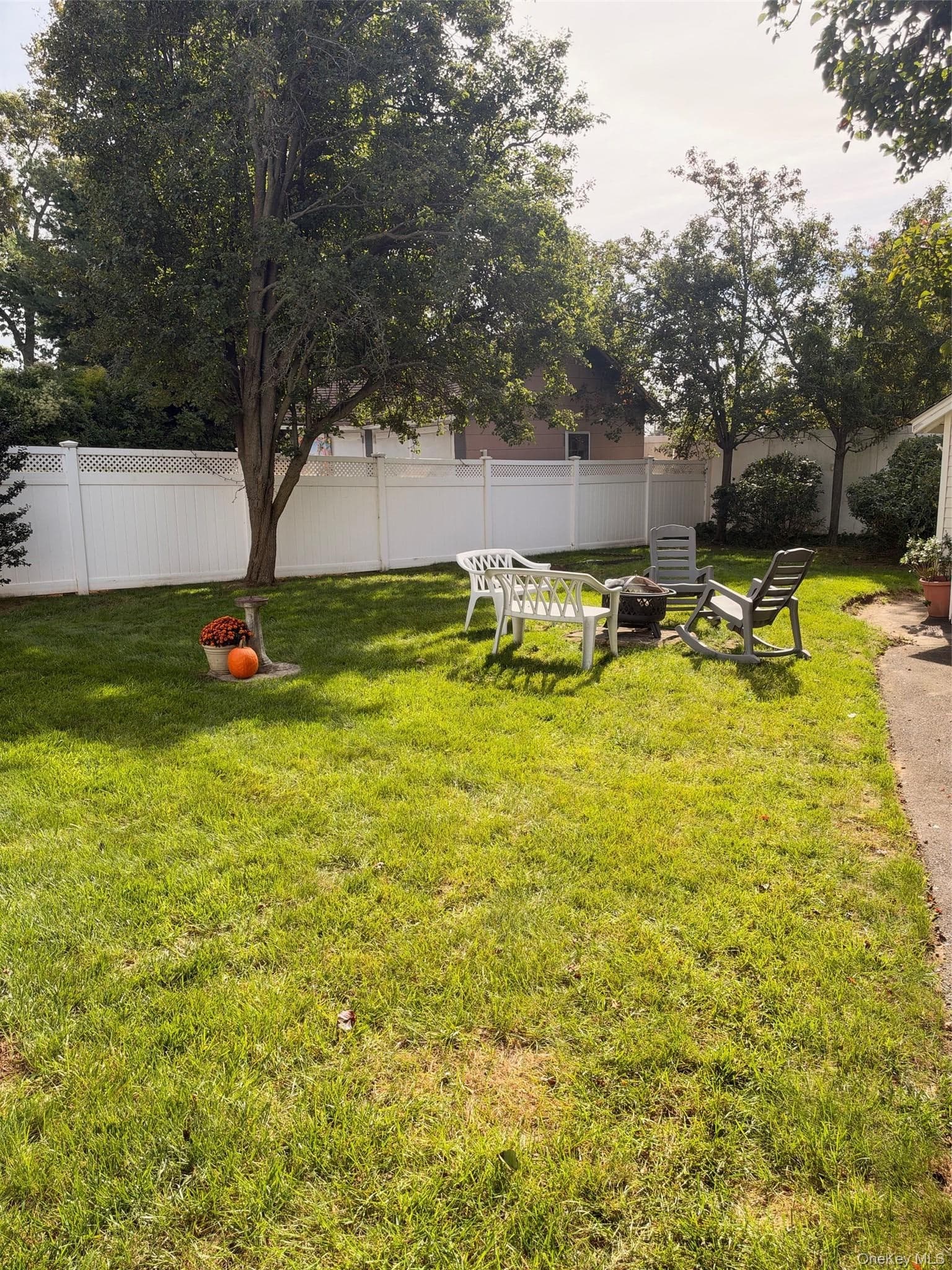 992 Davison Place thumbnail 37