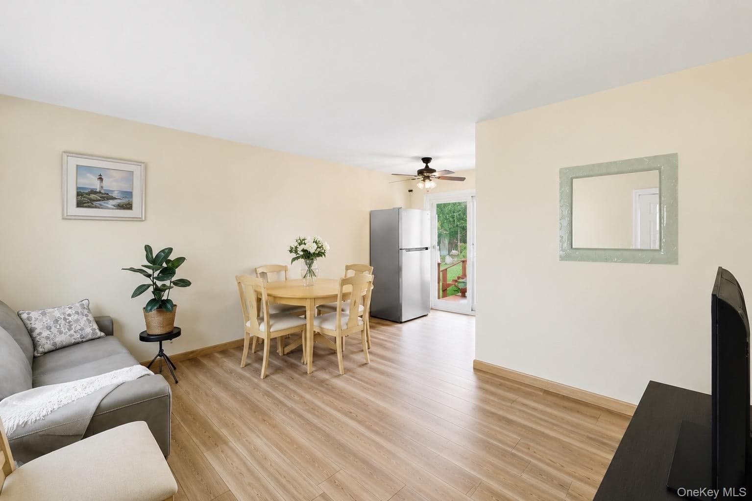 1016 Howells Road thumbnail 3