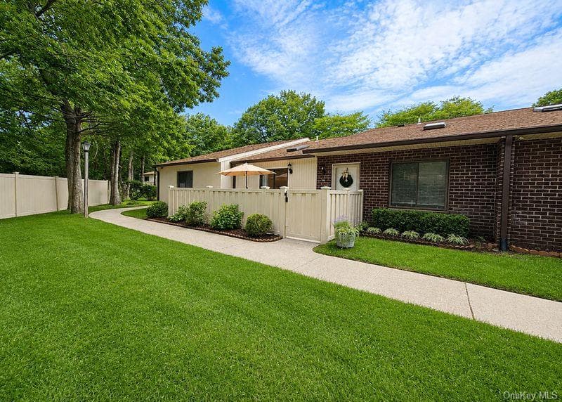 188 Birchwood Road photo 1