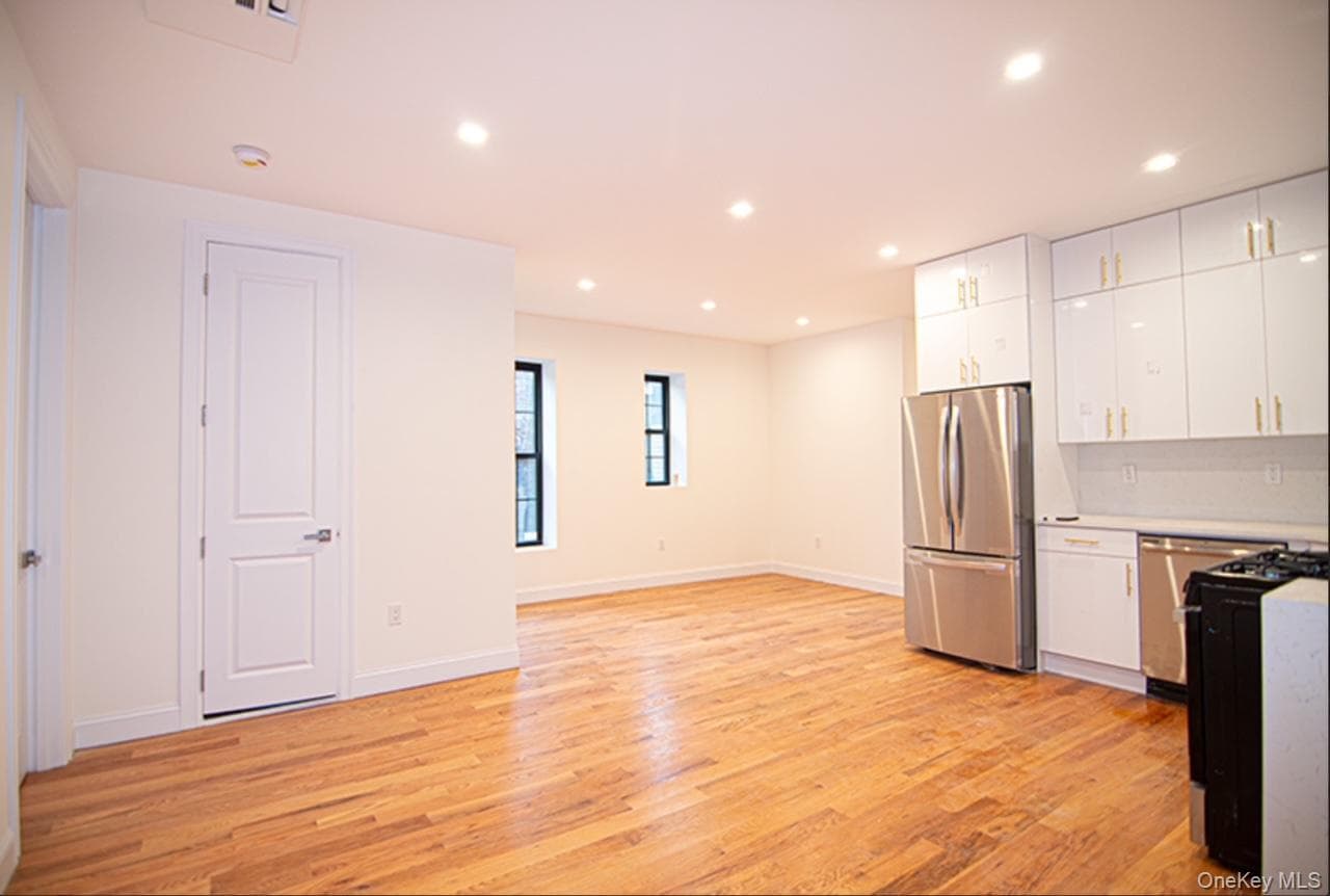 16 & 18 Lenox Road Unit: 12 thumbnail 4