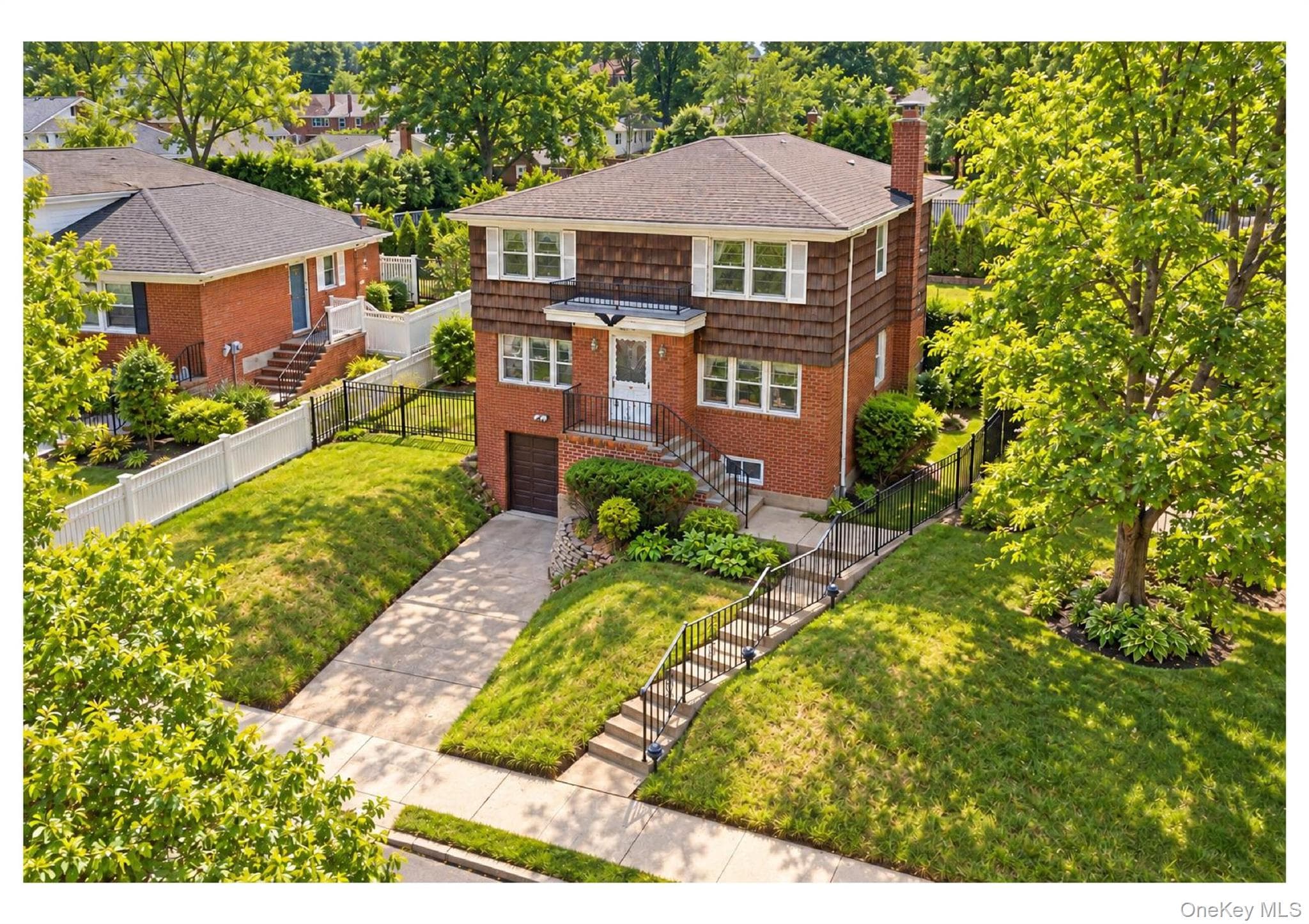 18044 Grand Central Parkway thumbnail 3