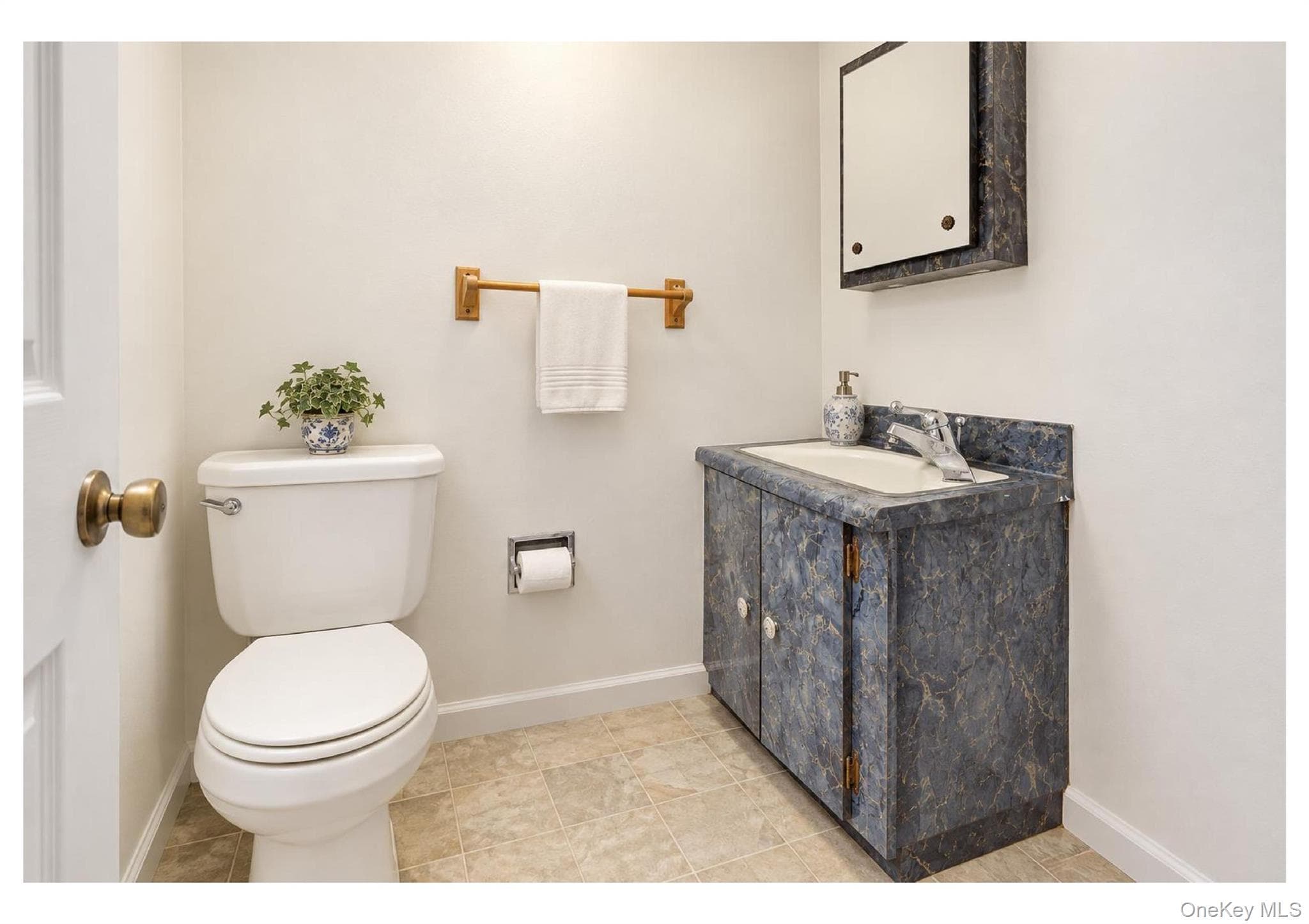 18044 Grand Central Parkway thumbnail 8