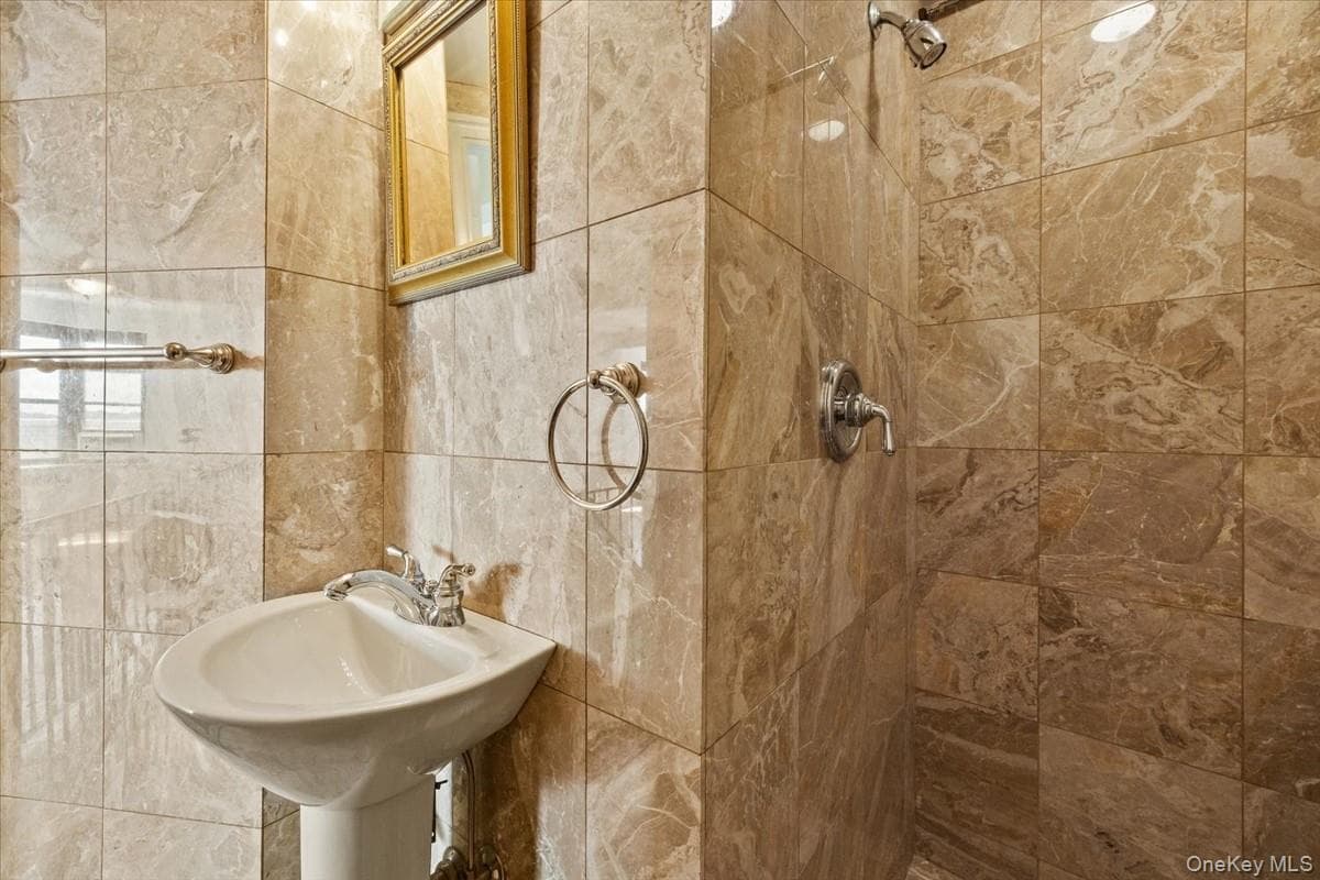 65 Park Terrace East TER Unit: C86 thumbnail 27