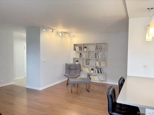 573 Grand Street Unit: D802 thumbnail 2