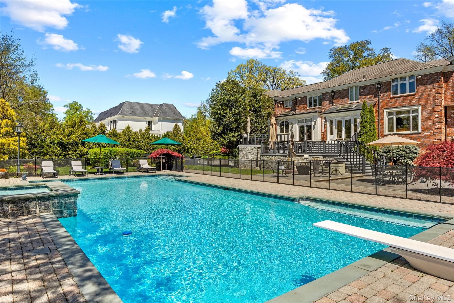 10 Hemlock Drive thumbnail 38