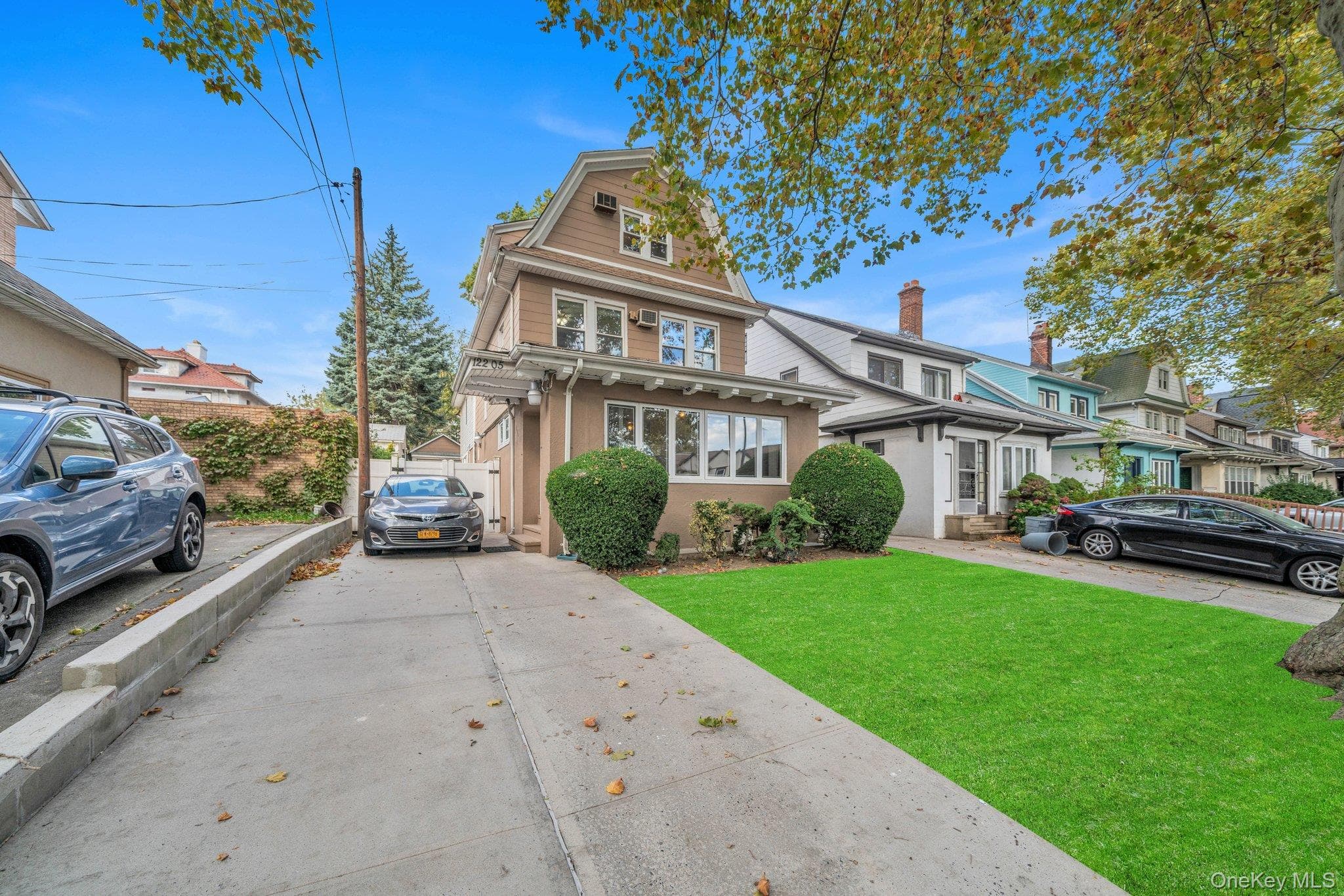 122-05 Metropolitan Avenue photo 1