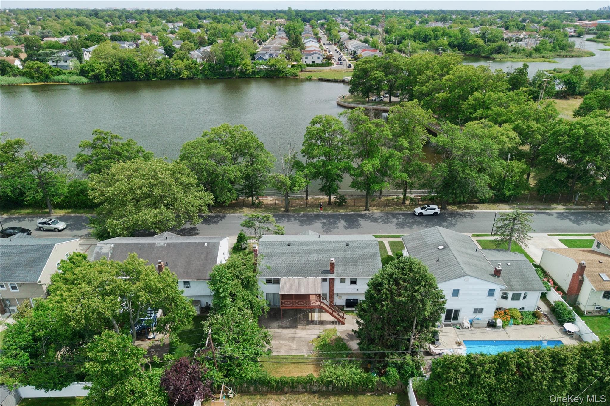 726 University Street thumbnail 2